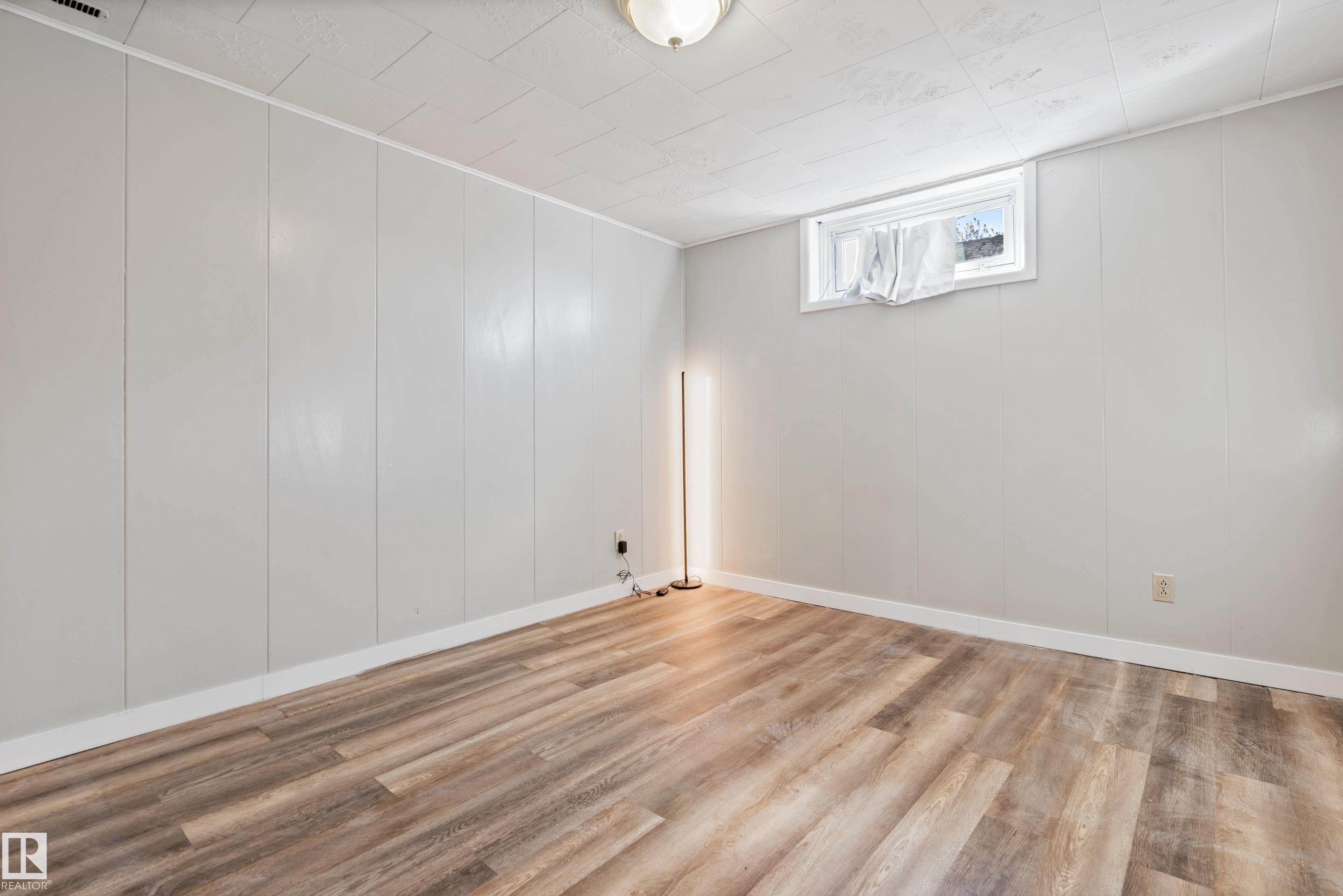 7104 95 Avenue, Edmonton, AB - Indoor Photo Showing Other Room