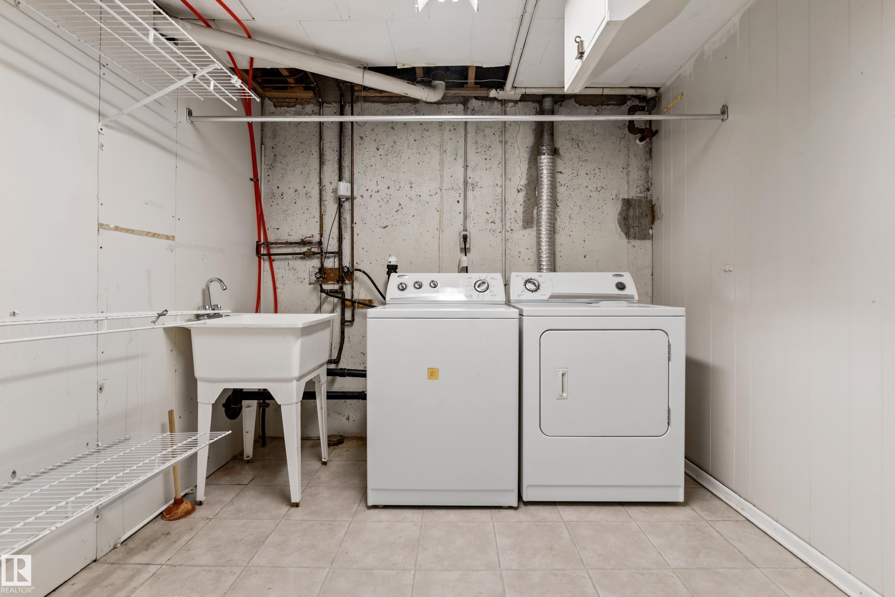 7104 95 Avenue, Edmonton, AB - Indoor Photo Showing Laundry Room