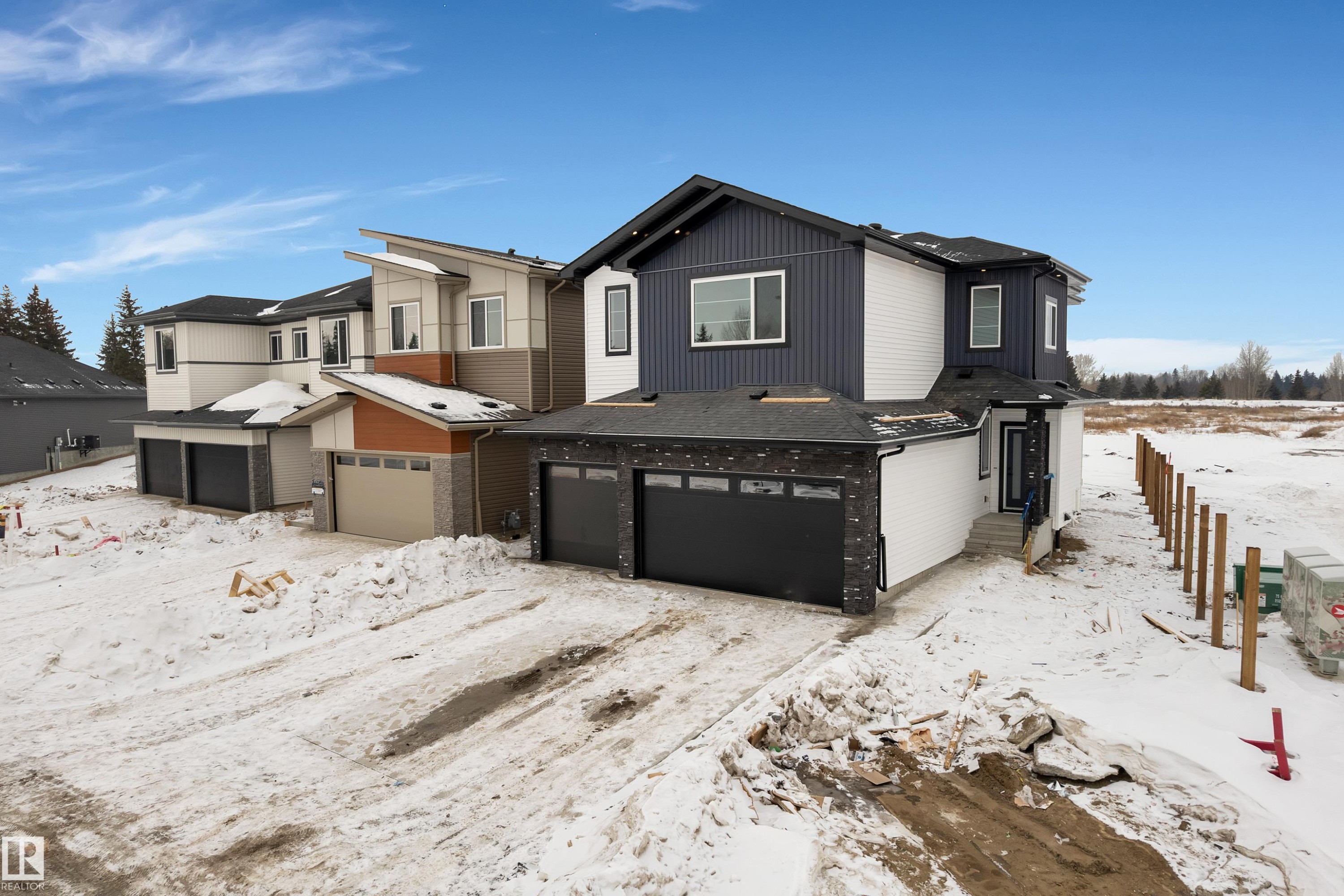 View of front of house with a garage and roof with shingles - 40 Grayson Green, Stony Plain, AB - Outdoor
