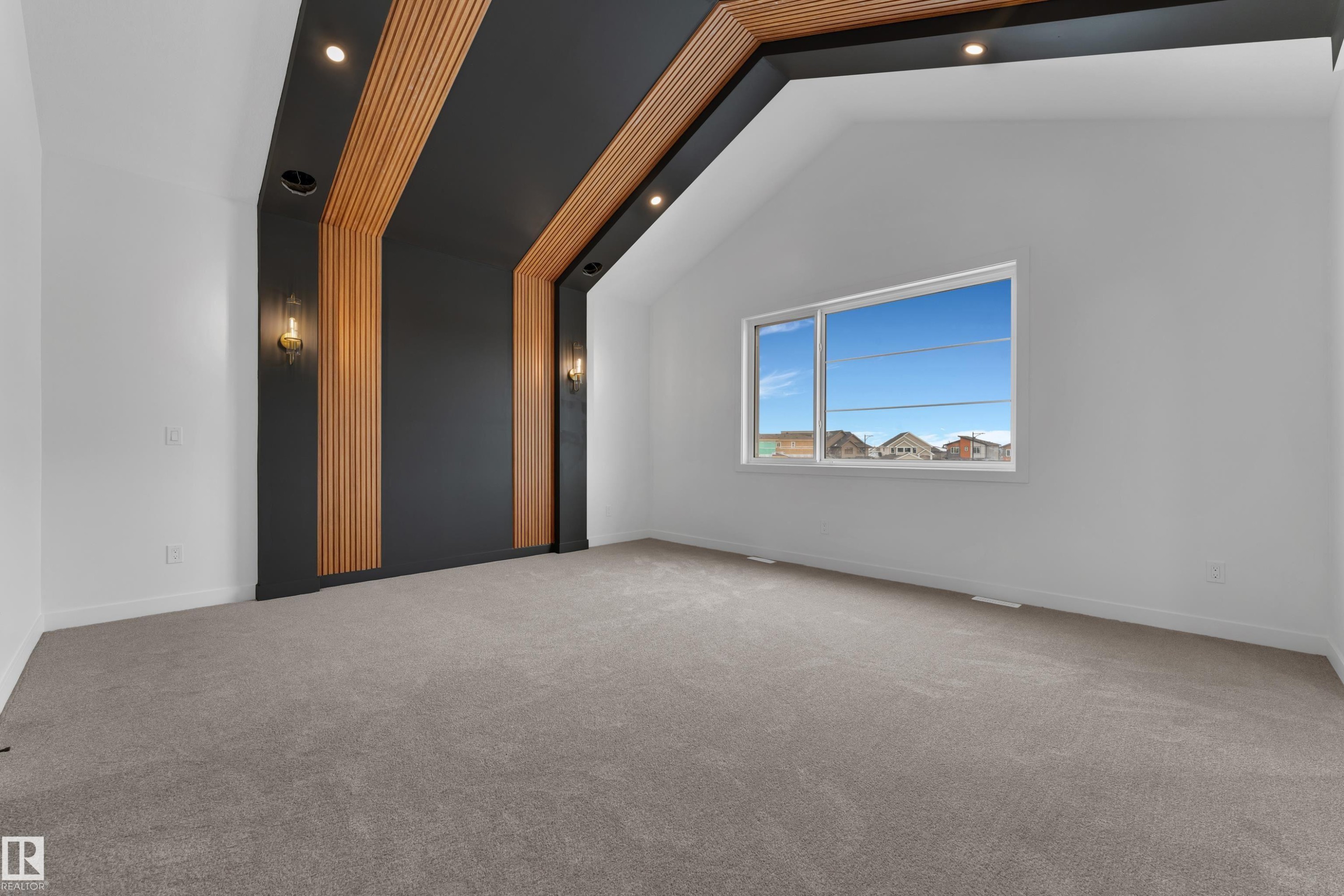 Carpeted spare room featuring recessed lighting - 40 Grayson Green, Stony Plain, AB - Indoor Photo Showing Other Room
