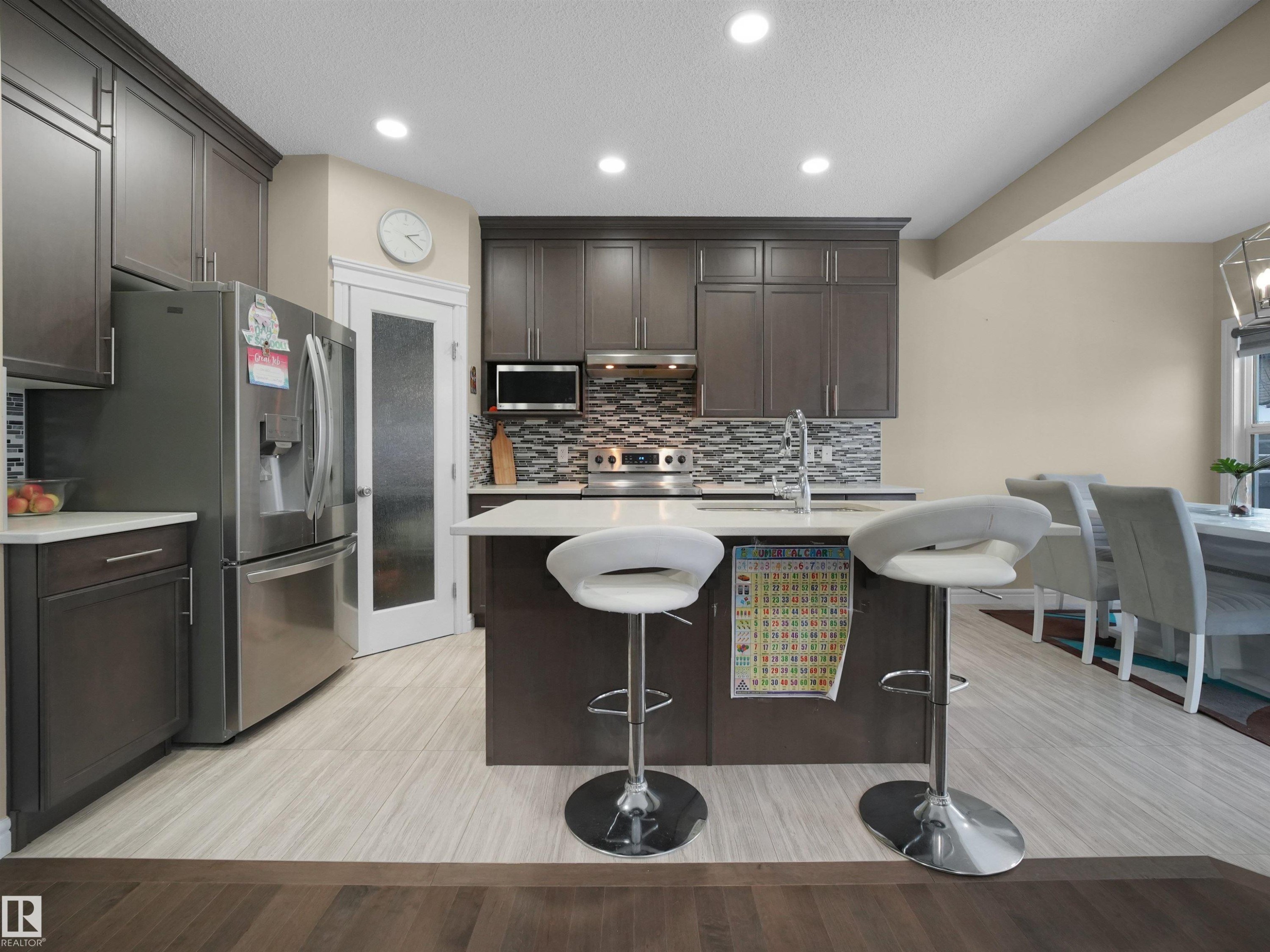 8716 Carson Way, Edmonton, AB - Indoor Photo Showing Kitchen With Upgraded Kitchen