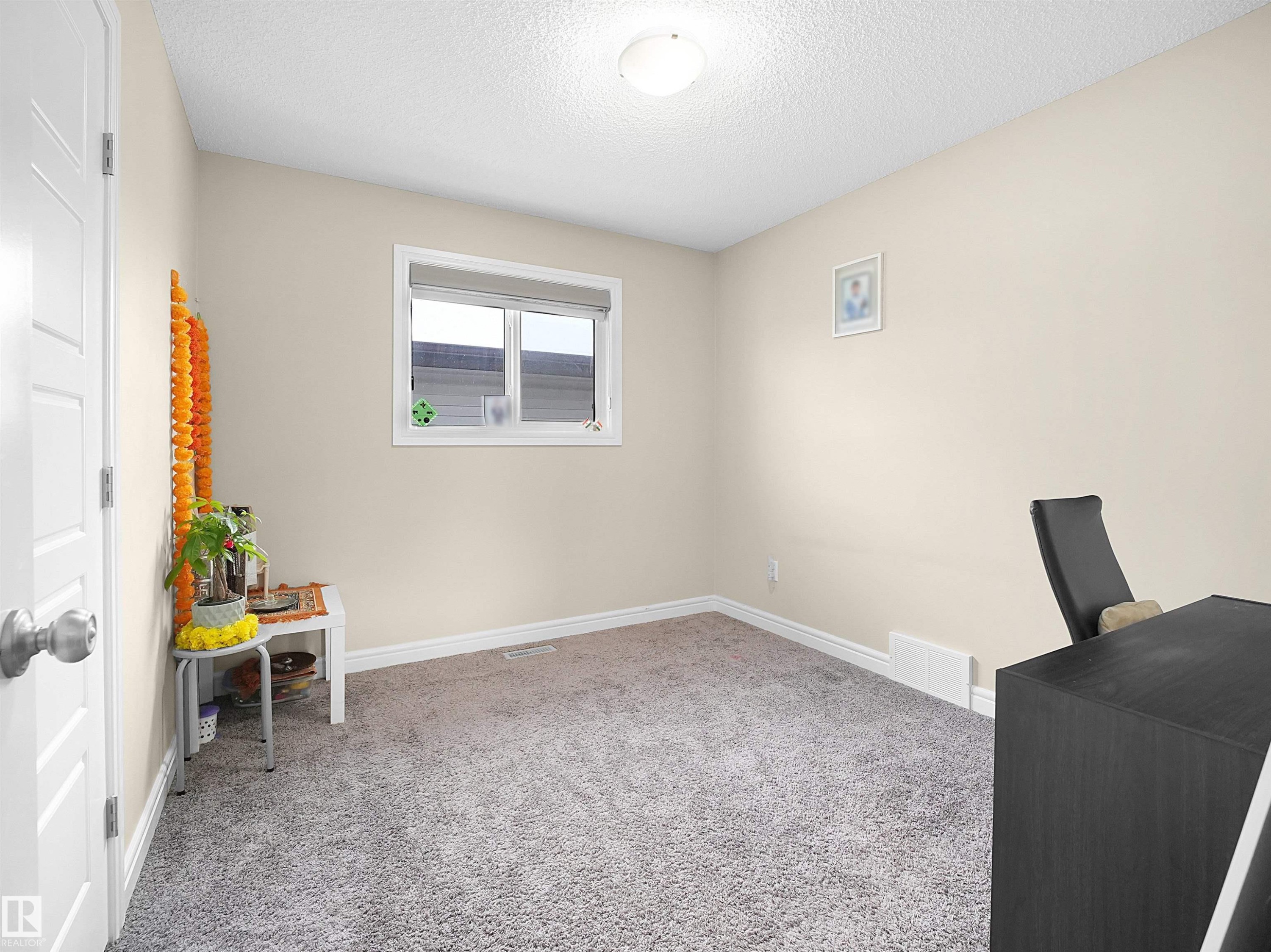 8716 Carson Way, Edmonton, AB - Indoor Photo Showing Other Room