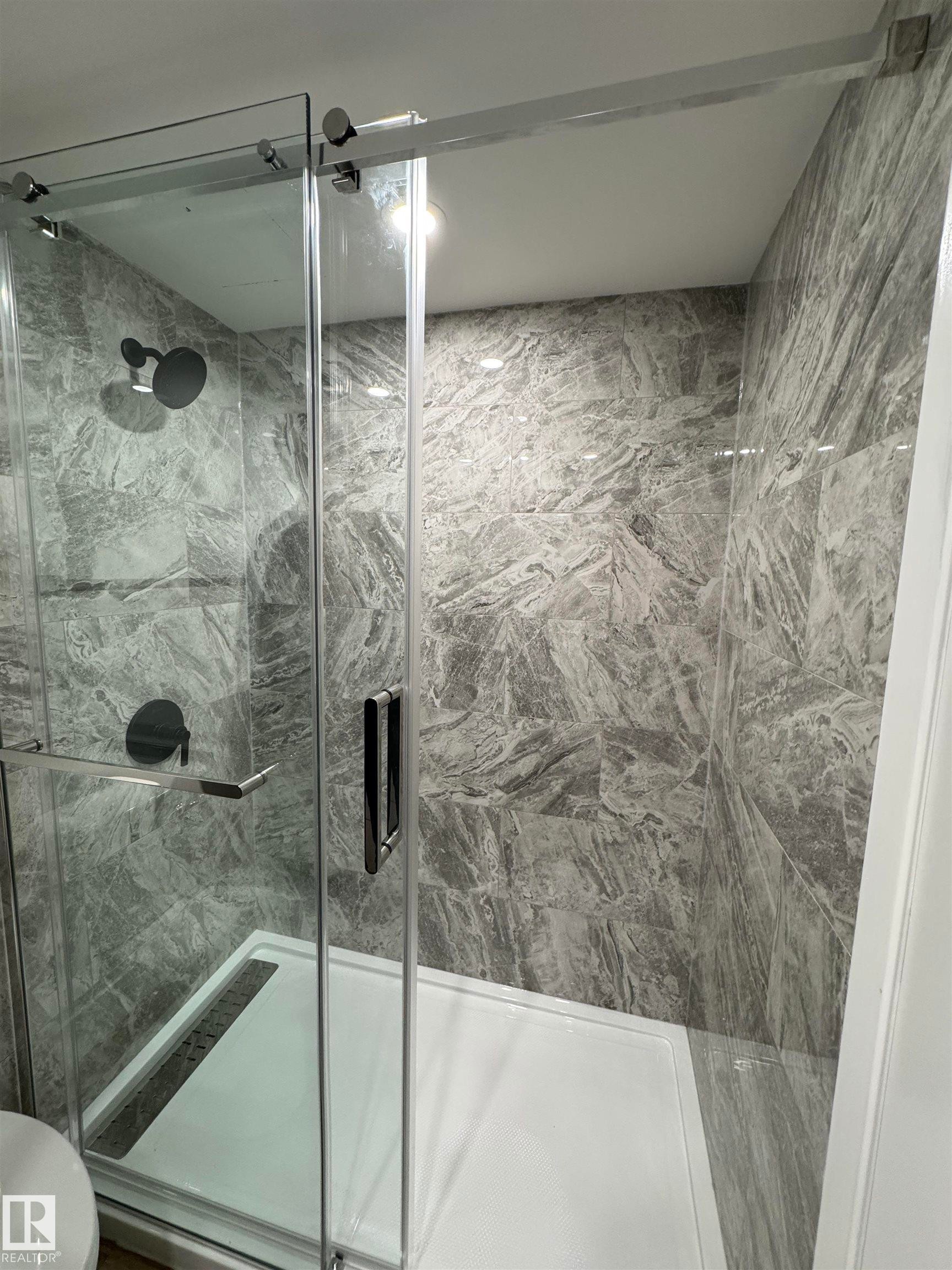 3 piece ensuite with walk in shower - 505 10149 Saskatchewan Drive, Edmonton, AB - Indoor Photo Showing Bathroom