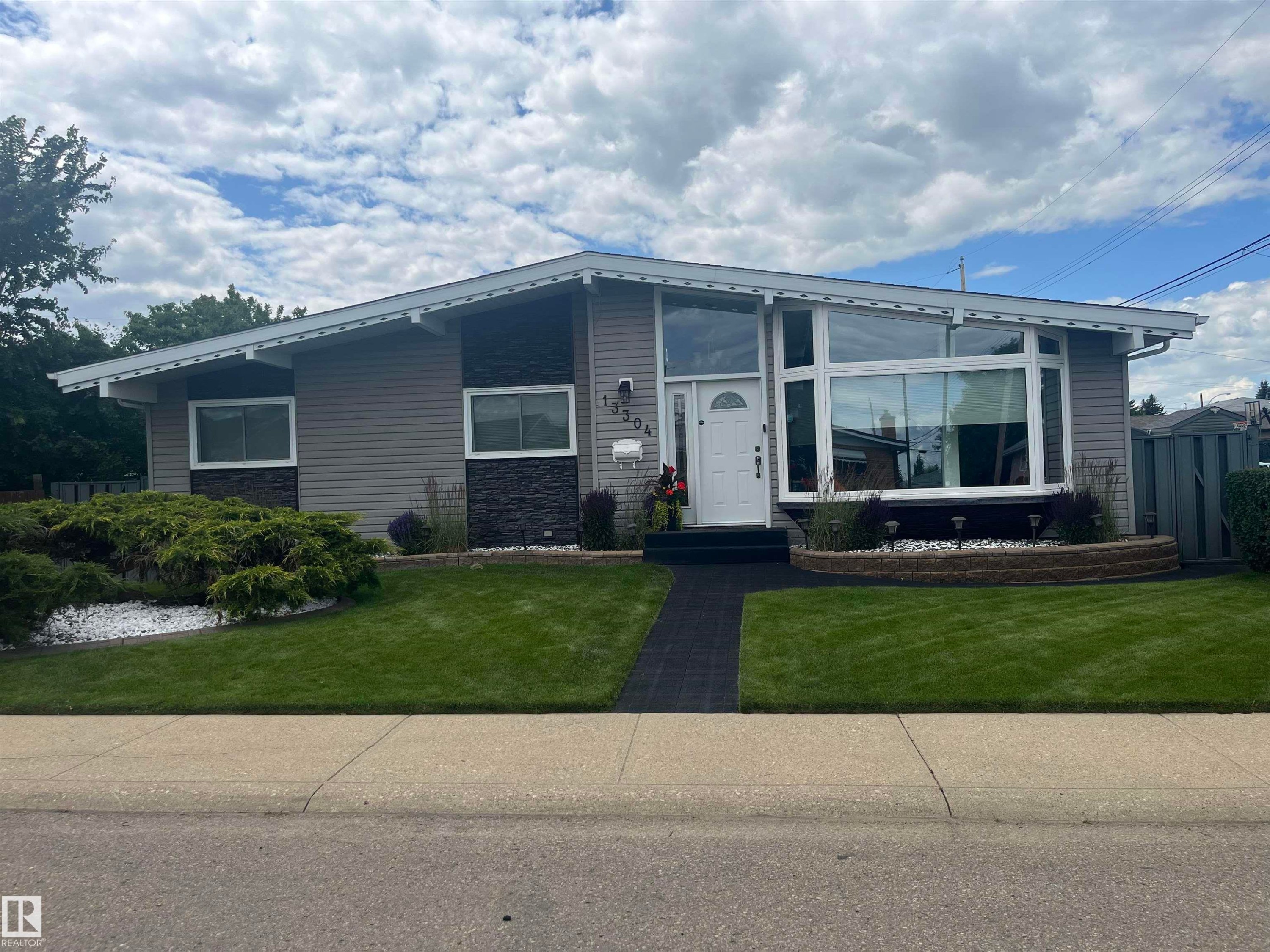 13304 70 Street, Edmonton, AB - Outdoor