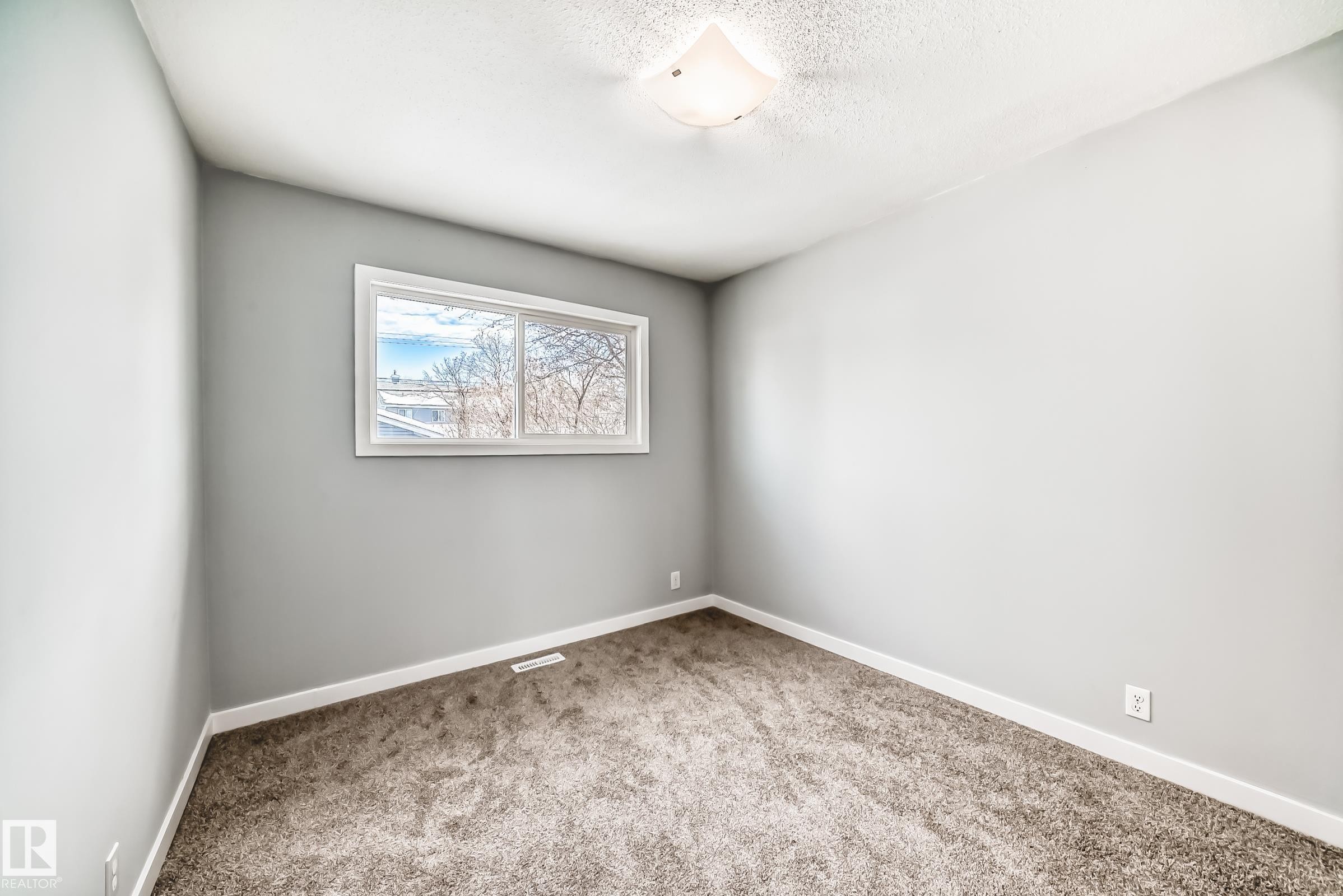 10331 153 Street, Edmonton, AB - Indoor Photo Showing Other Room