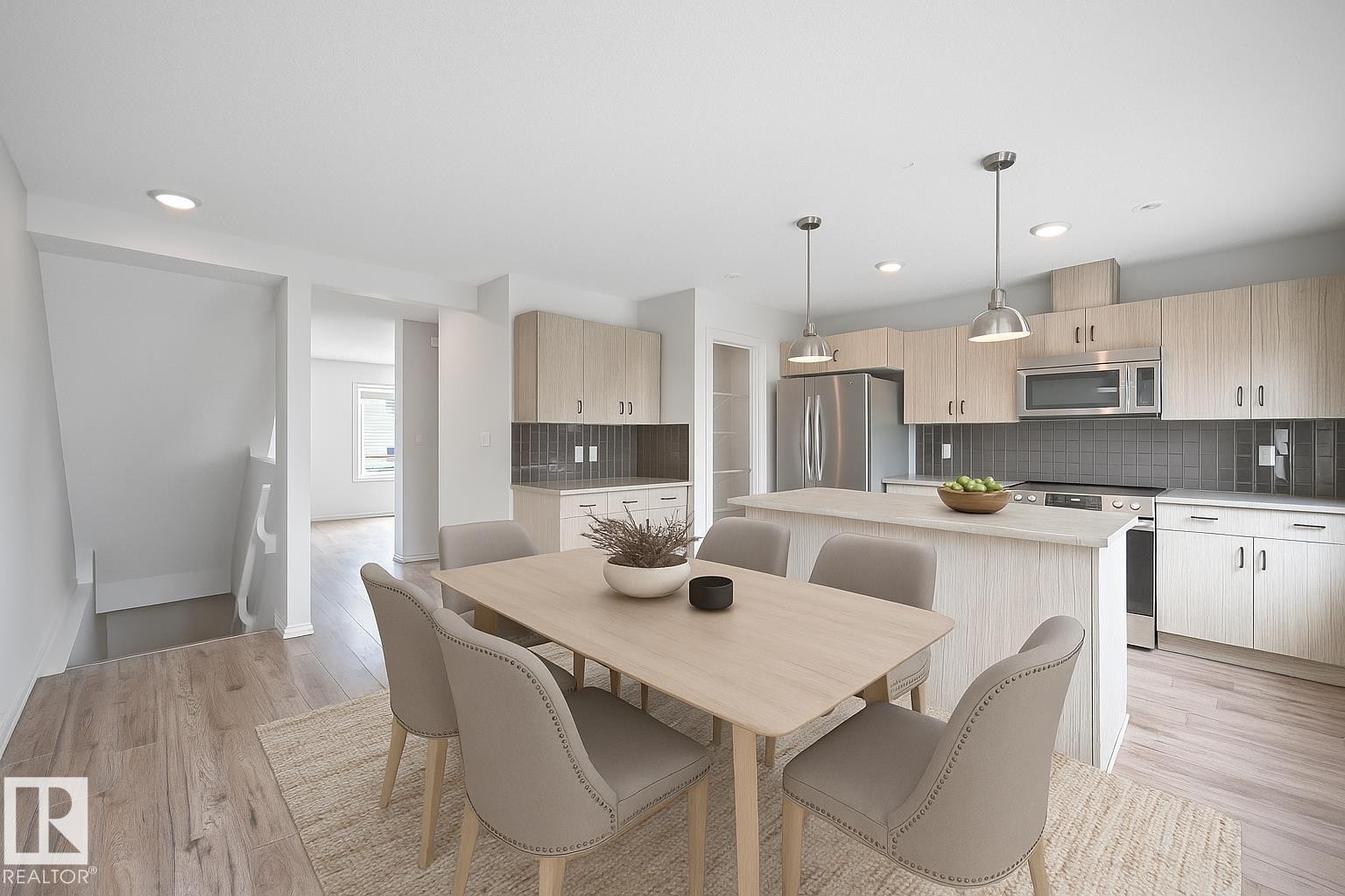 3 2215 24 Street, Edmonton, AB - Indoor