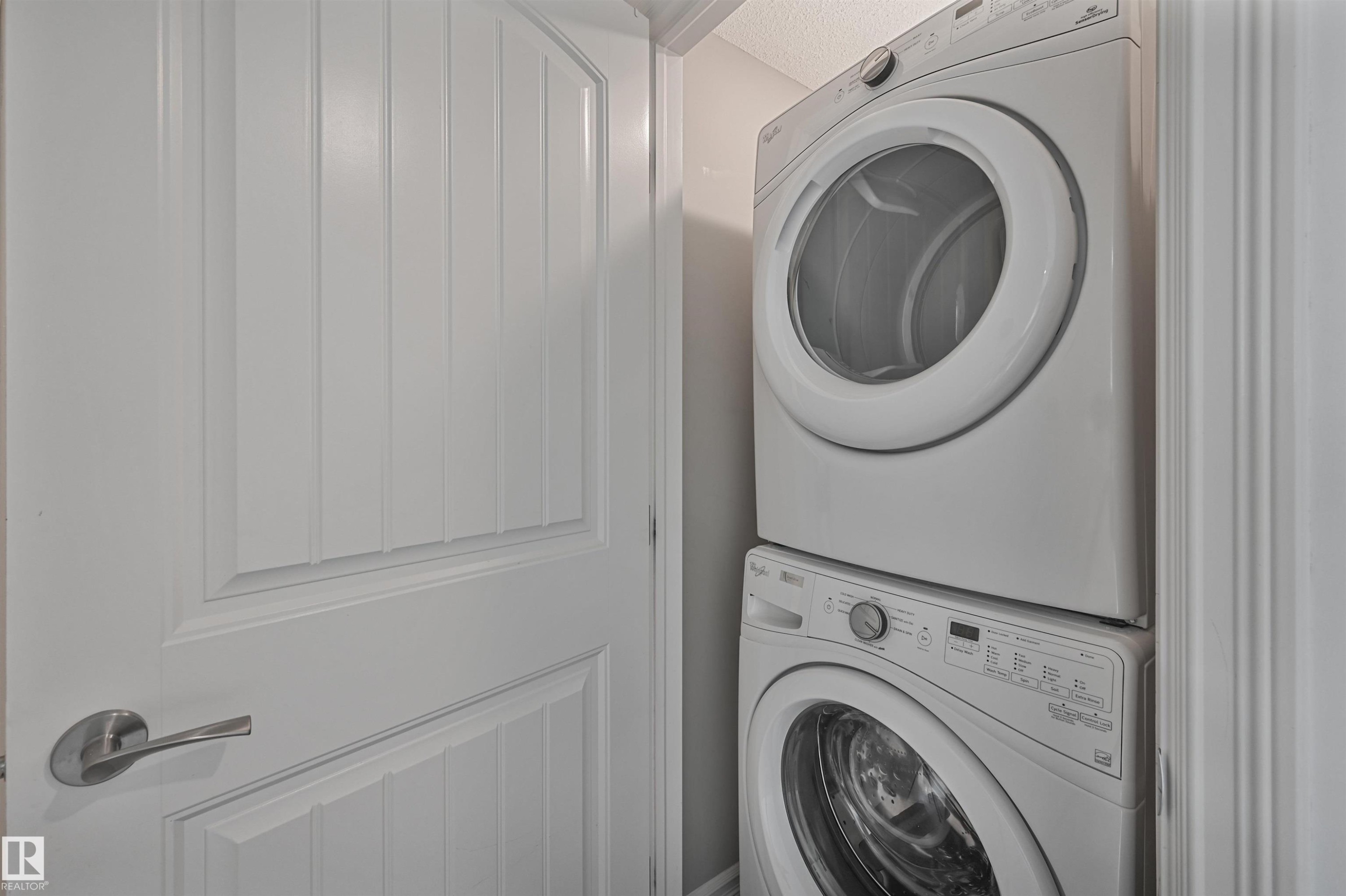 3 2215 24 Street, Edmonton, AB - Indoor Photo Showing Laundry Room