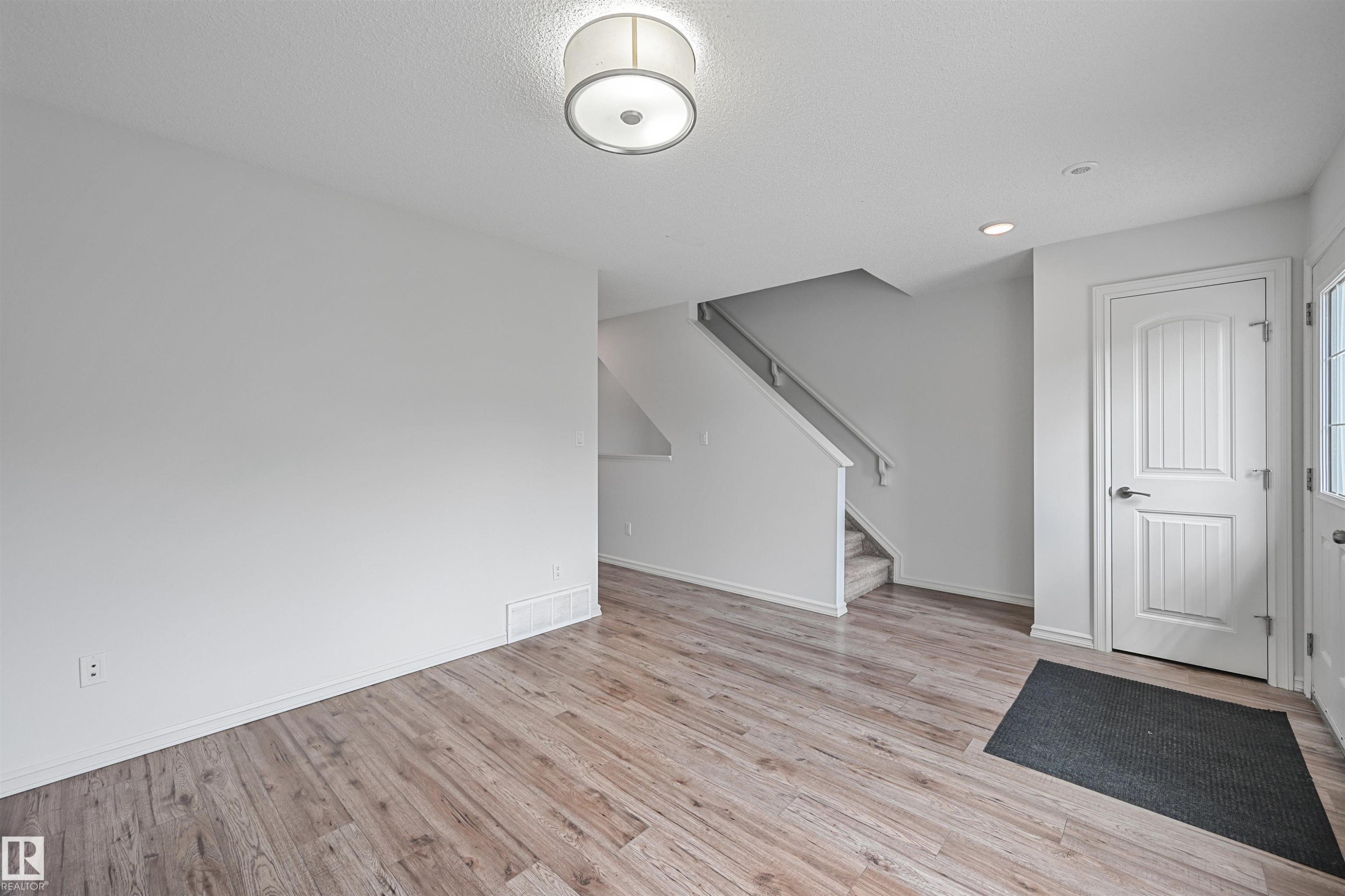 3 2215 24 Street, Edmonton, AB - Indoor Photo Showing Other Room