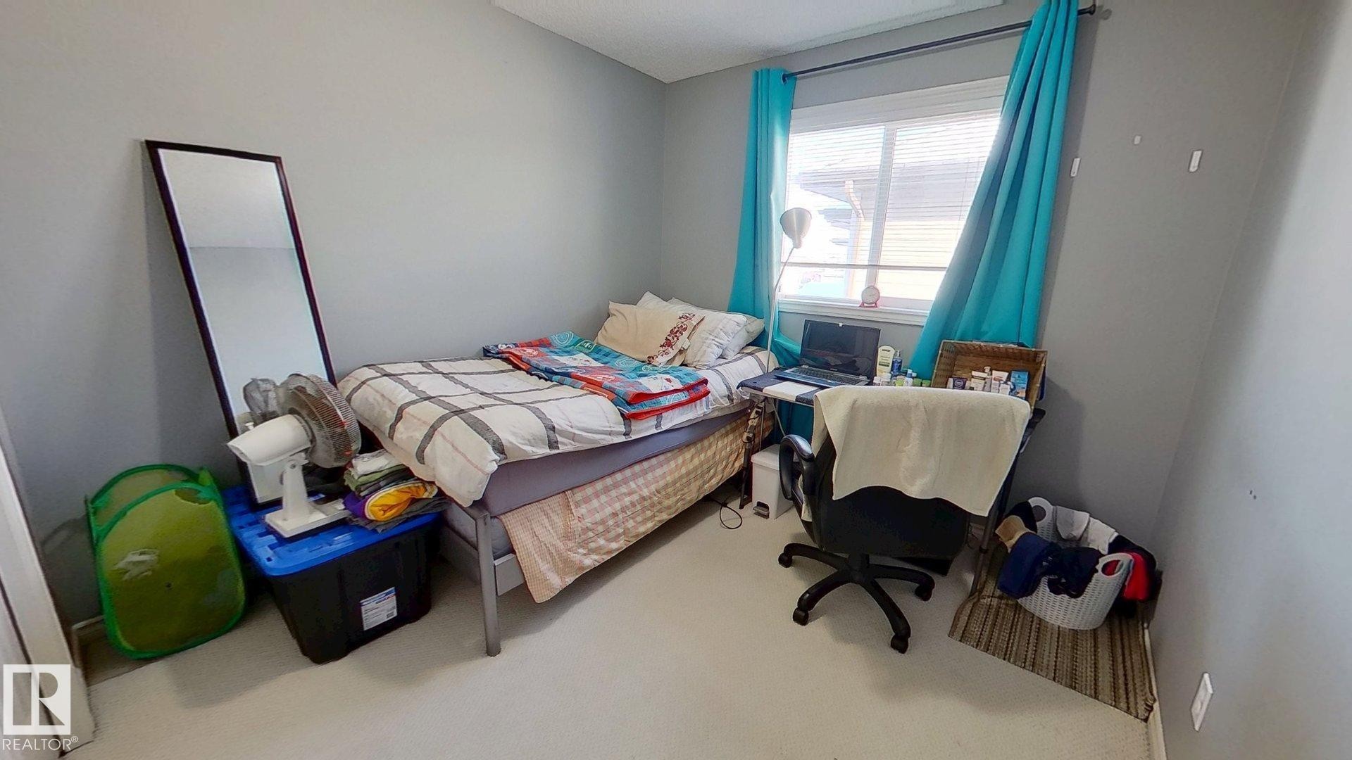 3811 Mclean Close, Edmonton, AB - Indoor Photo Showing Bedroom