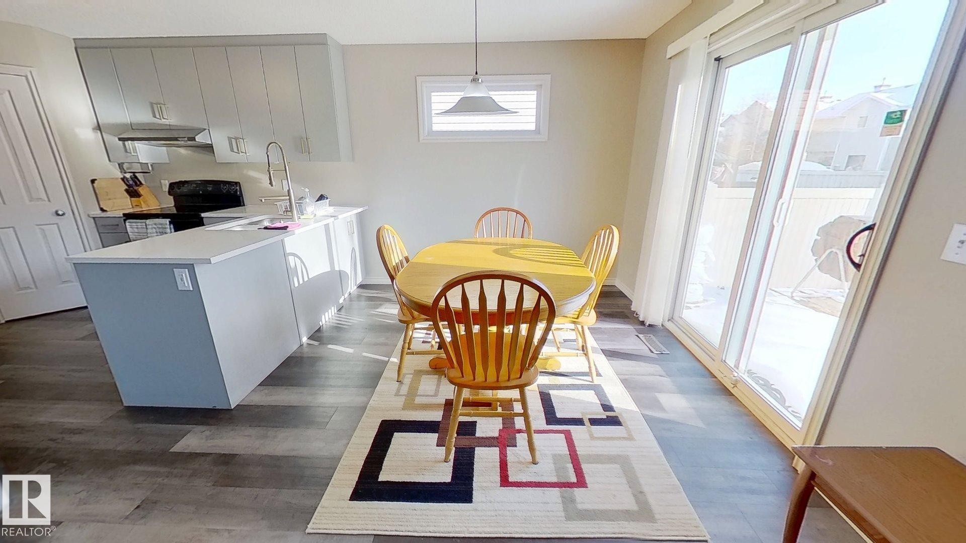 3811 Mclean Close, Edmonton, AB - Indoor Photo Showing Other Room