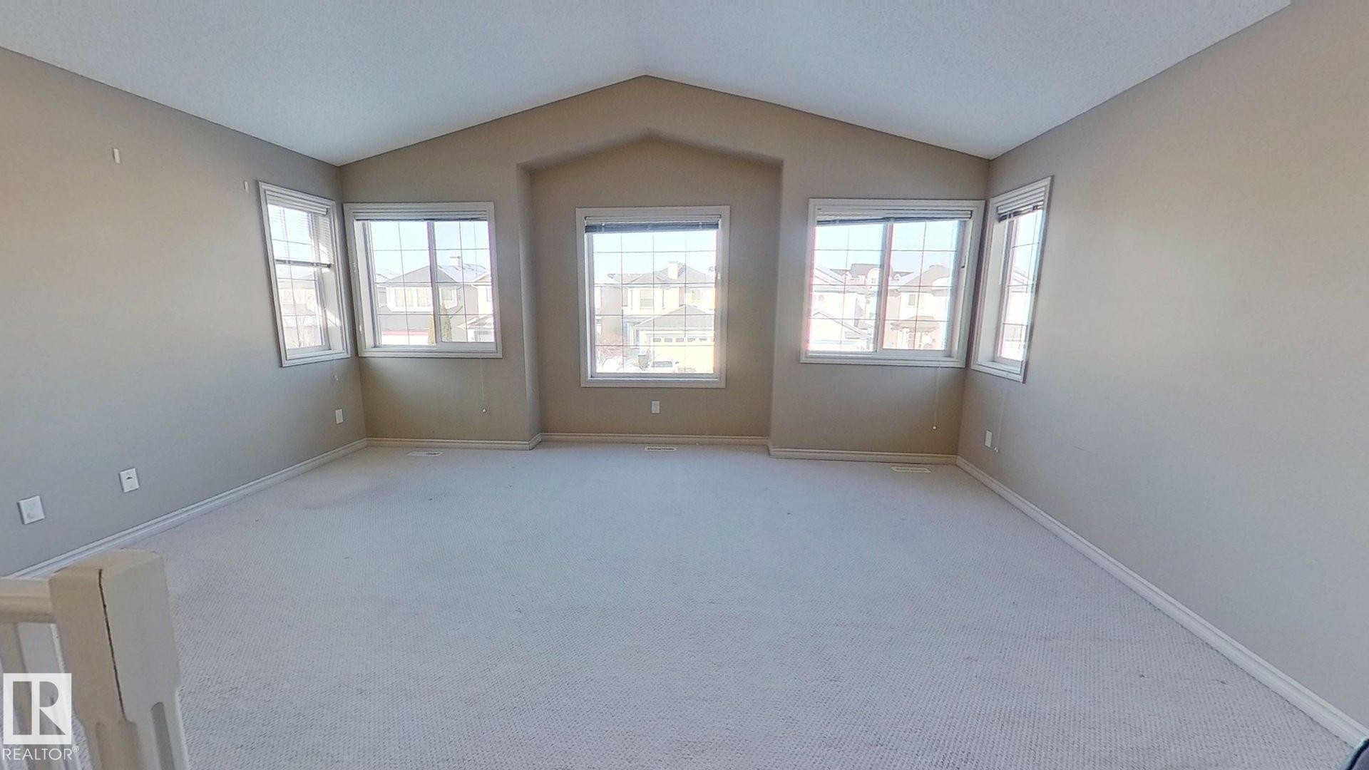 3811 Mclean Close, Edmonton, AB - Indoor Photo Showing Other Room