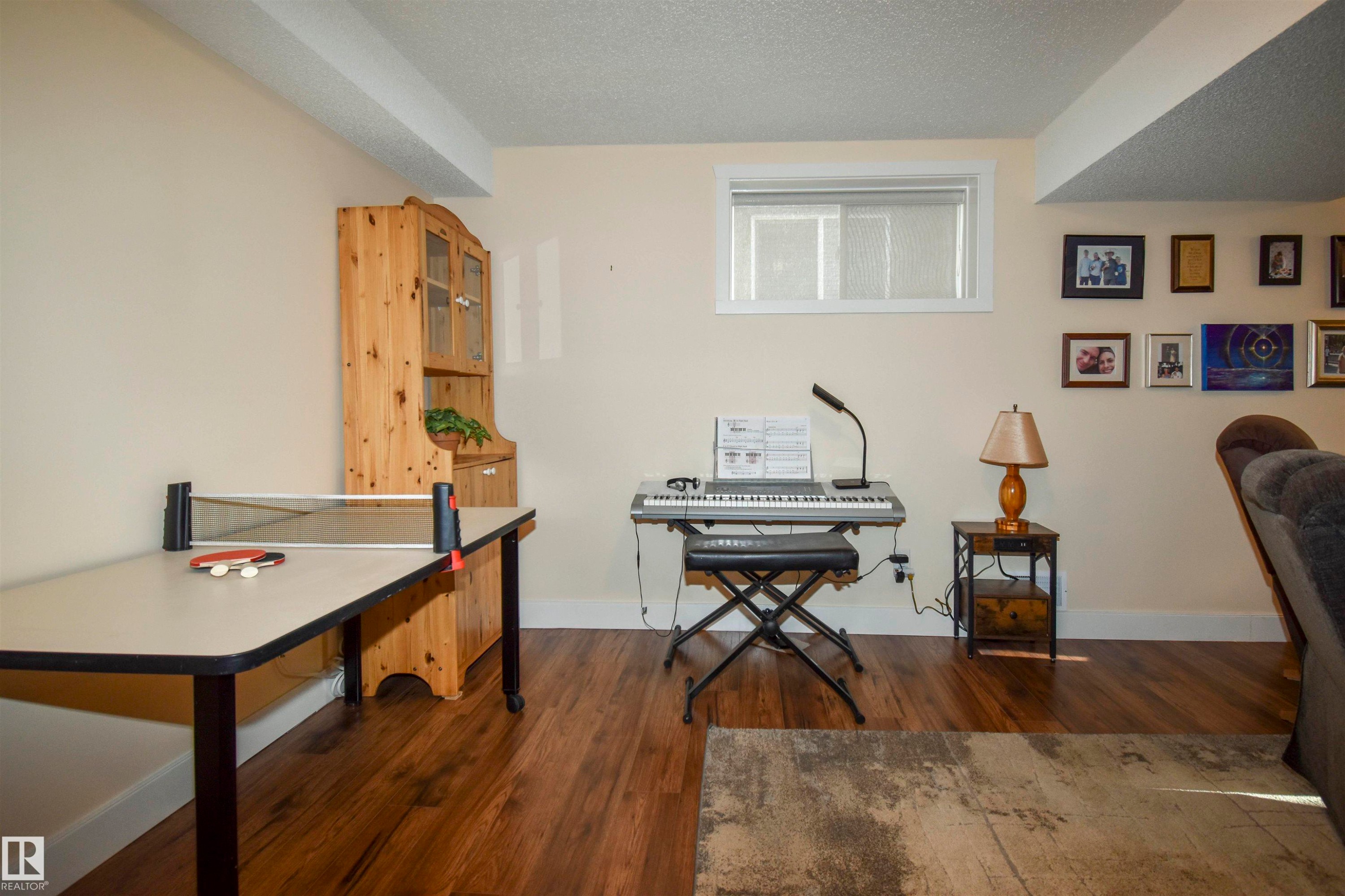 4042 37A Avenue, Edmonton, AB - Indoor