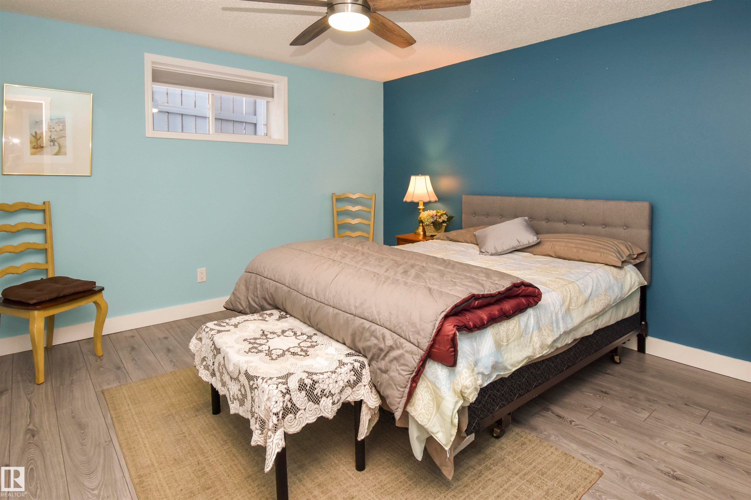 4042 37A Avenue, Edmonton, AB - Indoor Photo Showing Bedroom