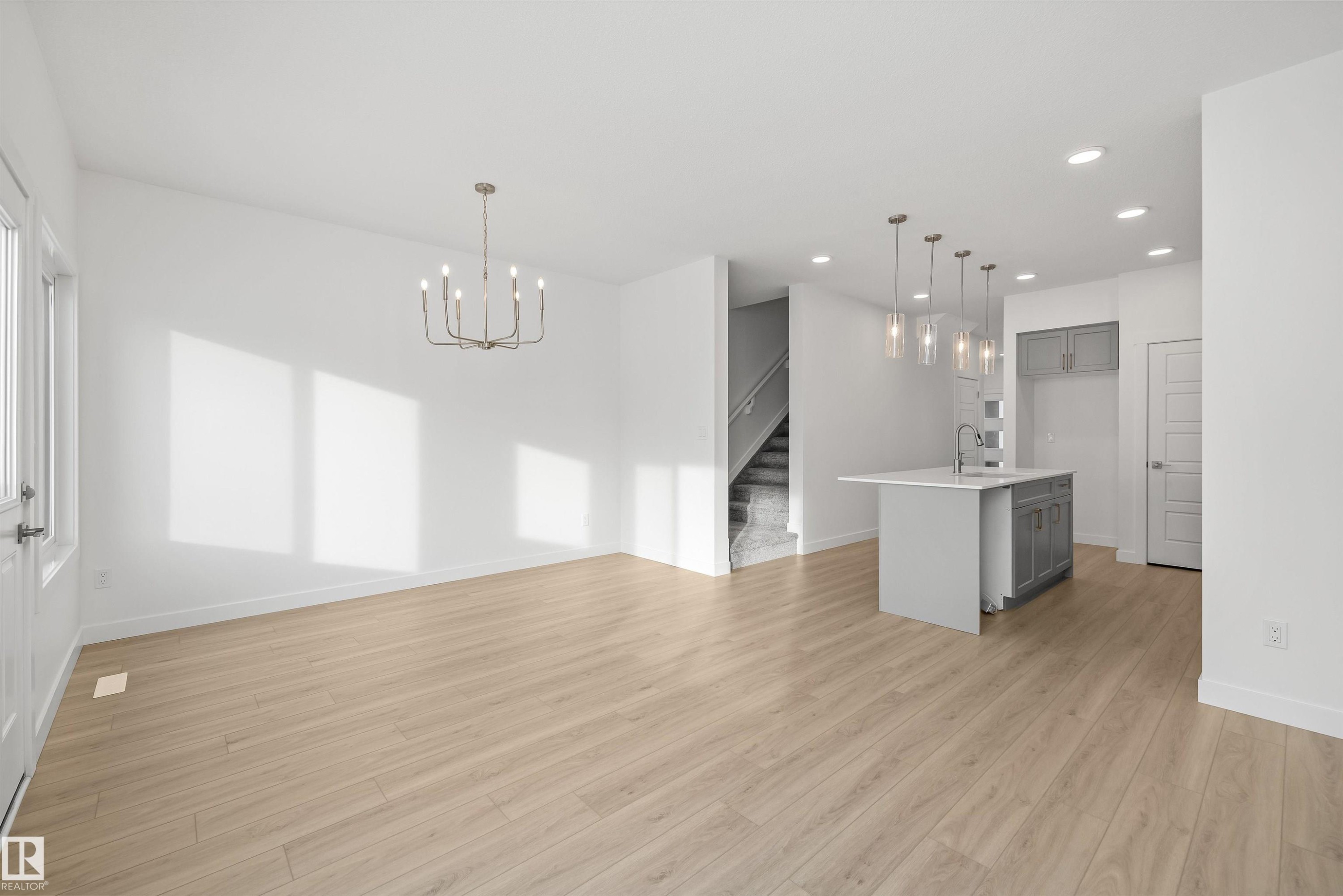 4592 Warbler Loop, Edmonton, AB - Indoor Photo Showing Kitchen