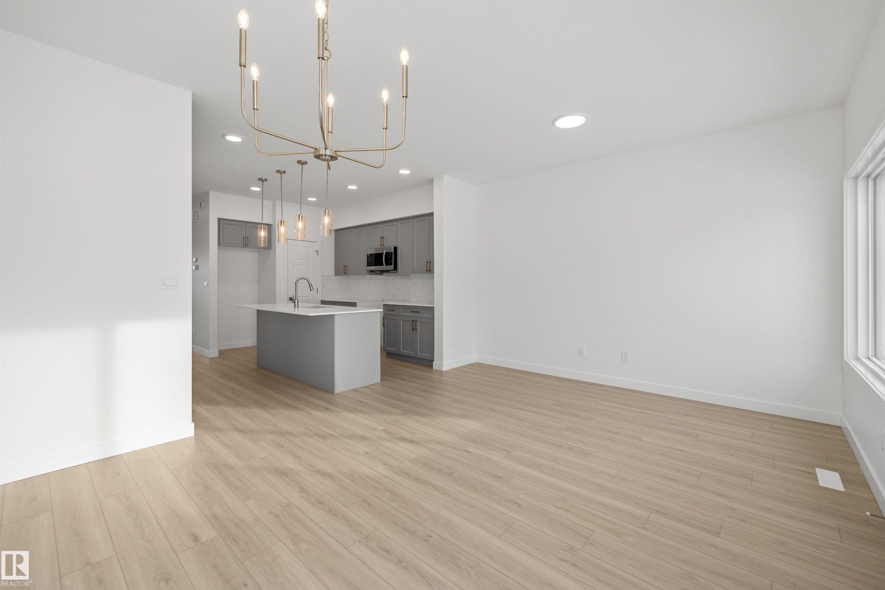 4592 Warbler Loop, Edmonton, AB - Indoor Photo Showing Kitchen
