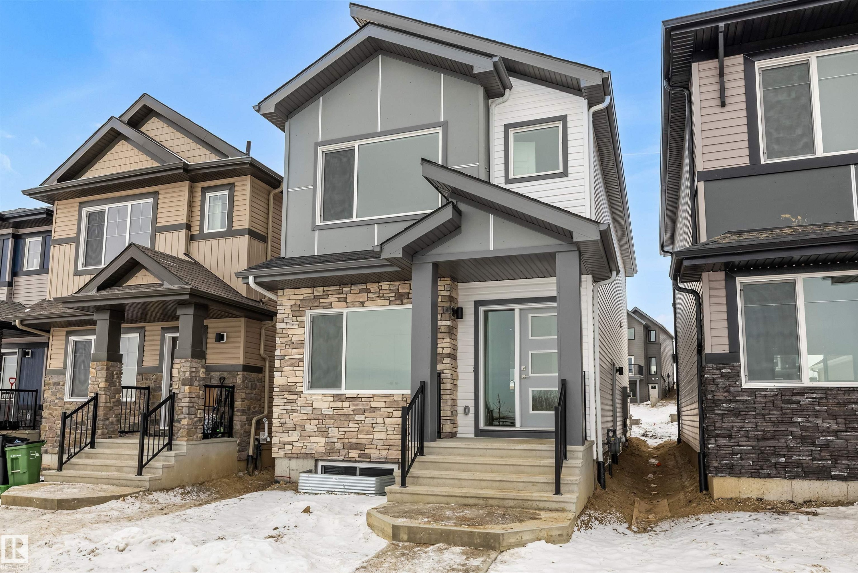 4592 Warbler Loop, Edmonton, AB - Outdoor With Facade