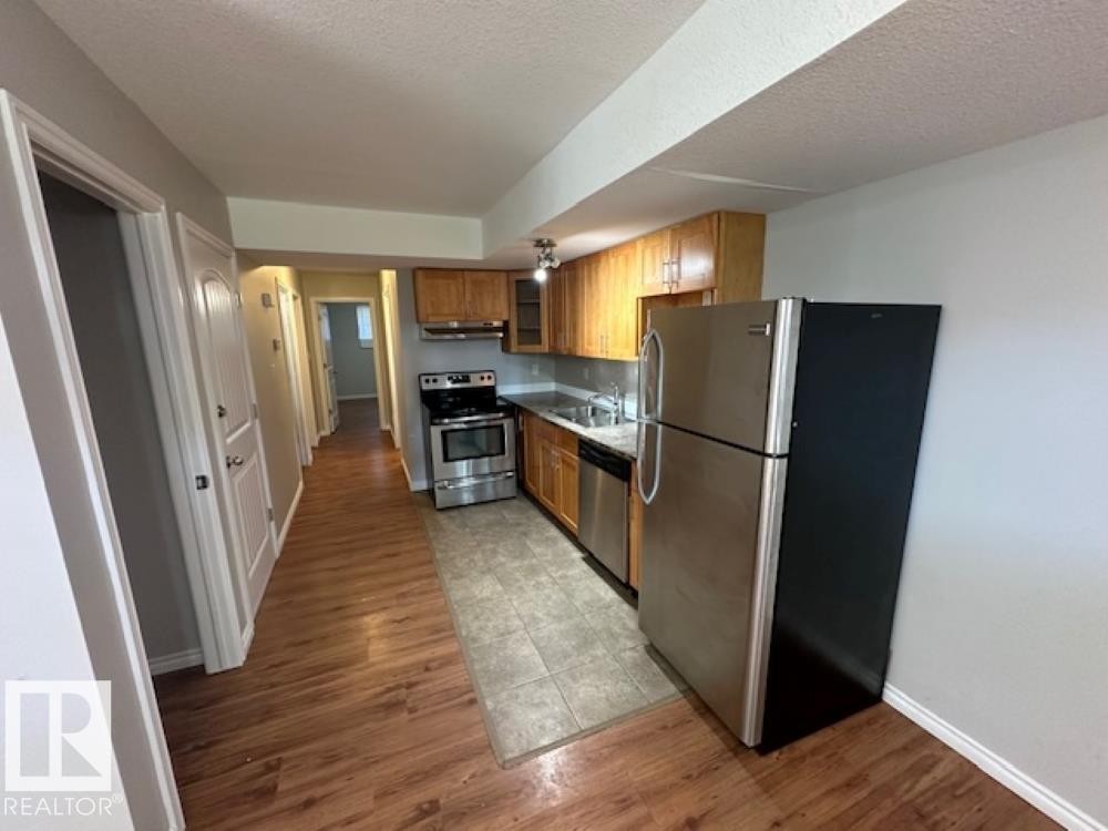 12124 122 Street, Edmonton, AB - Indoor Photo Showing Kitchen