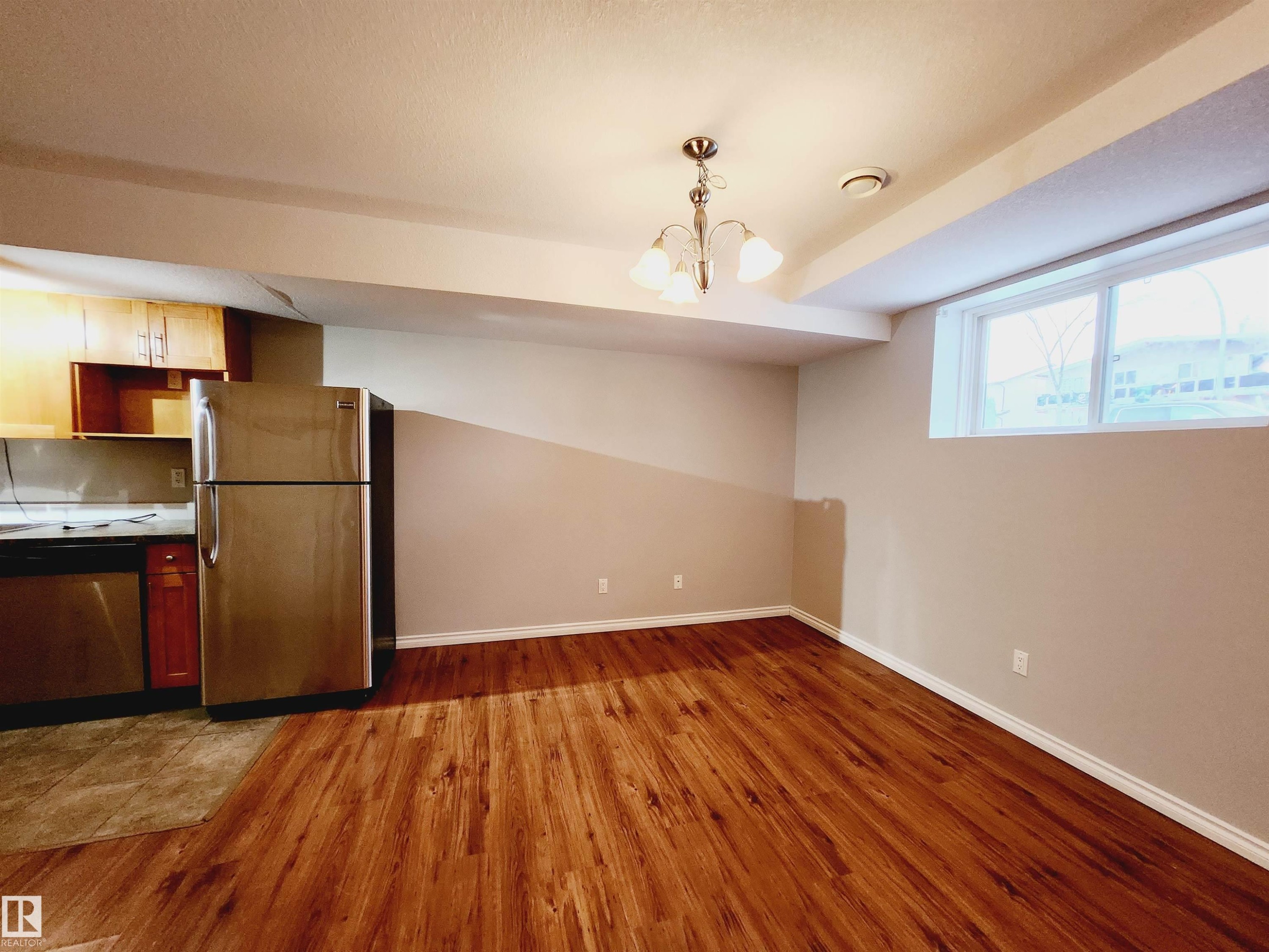 12124 122 Street, Edmonton, AB - Indoor