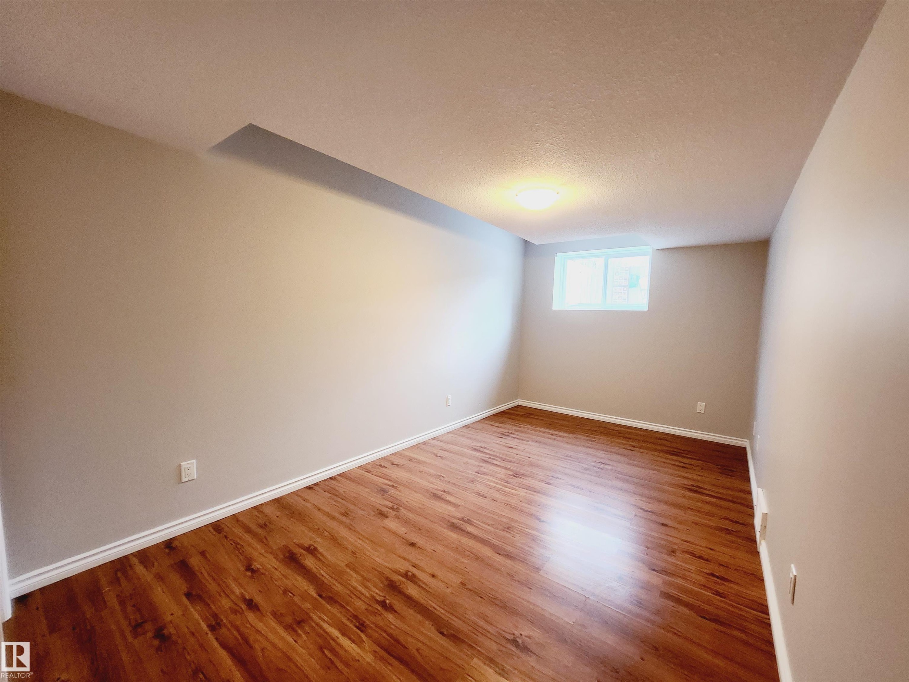 12124 122 Street, Edmonton, AB - Indoor Photo Showing Other Room