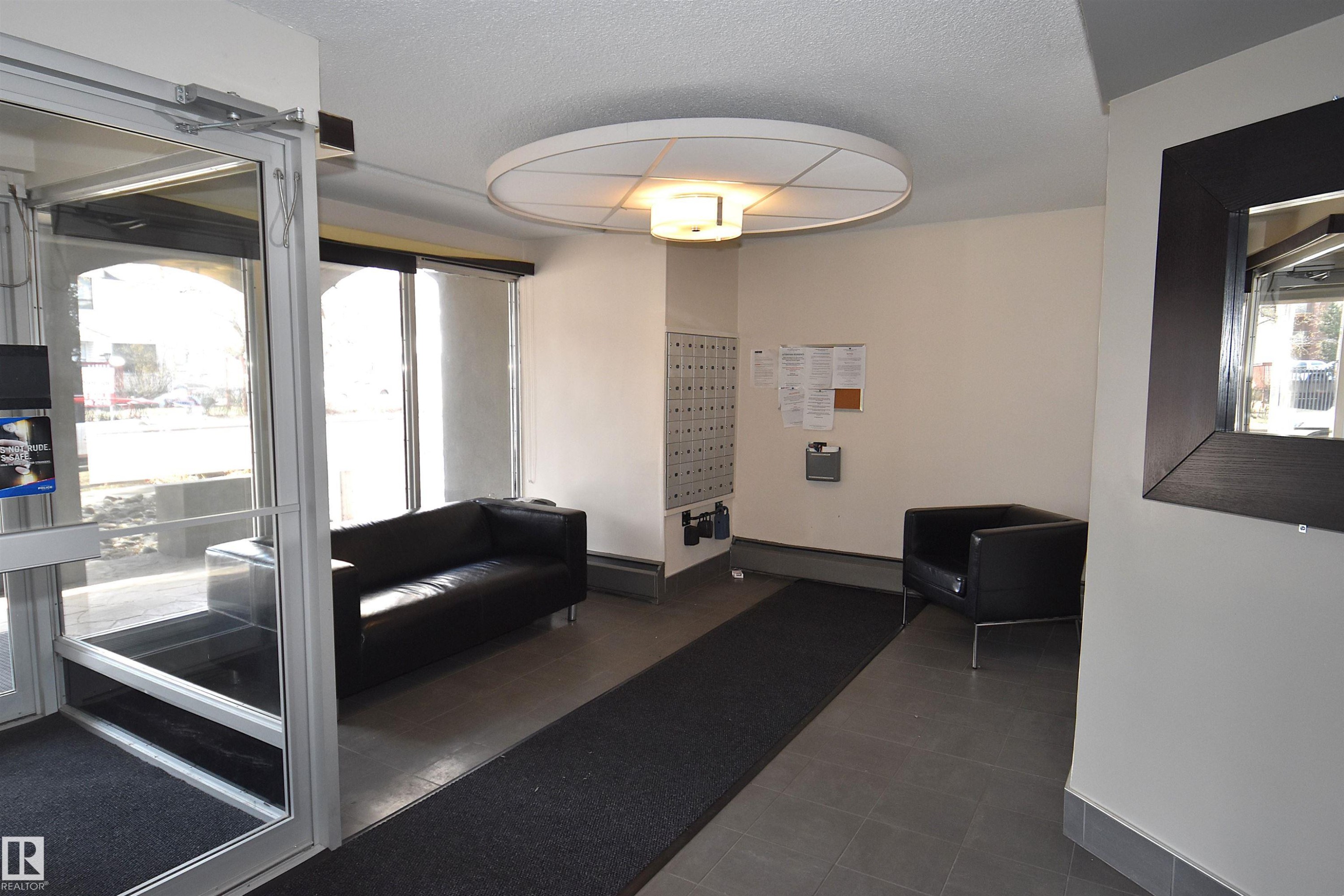 608 10021 116 Street, Edmonton, AB - Indoor Photo Showing Other Room