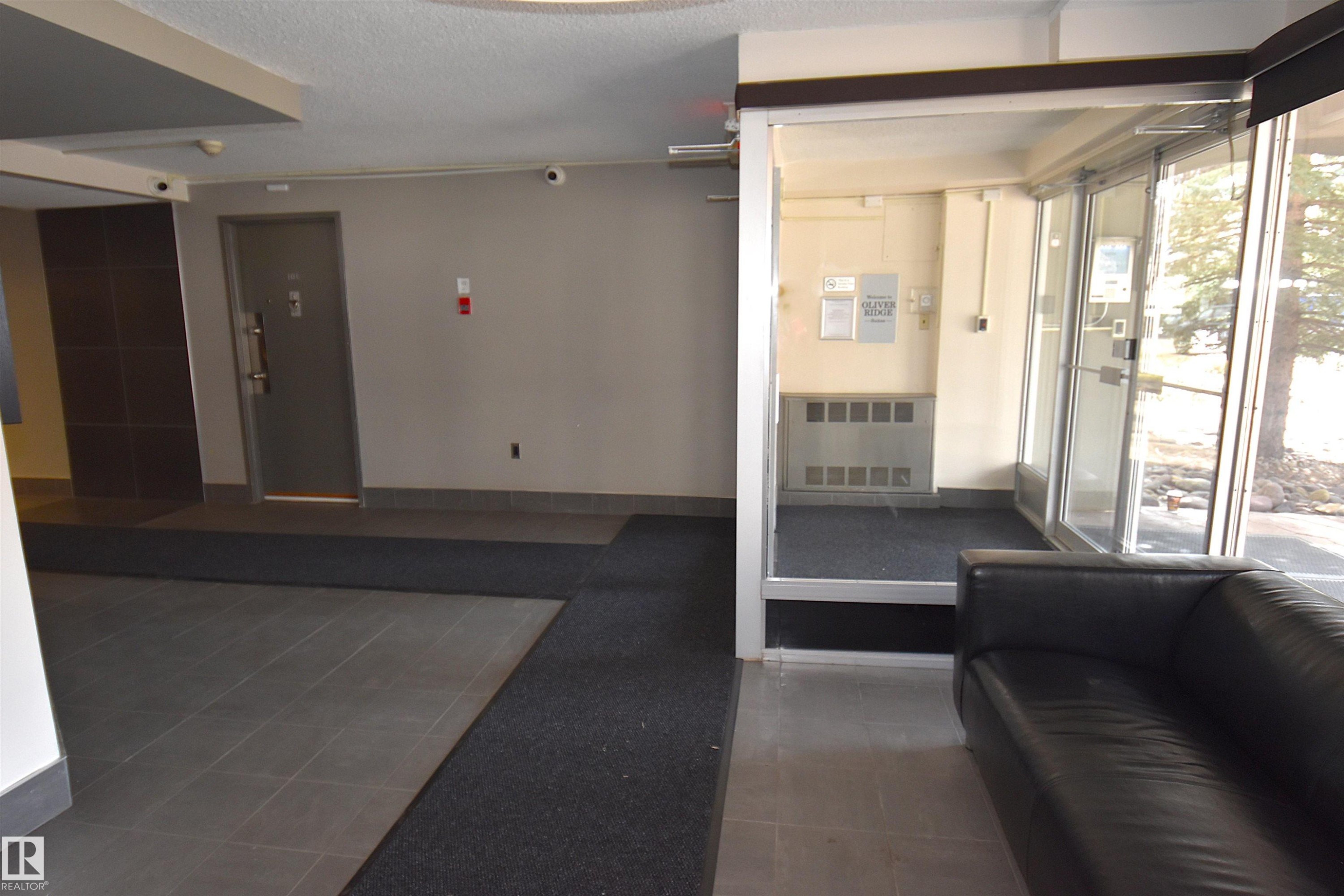 608 10021 116 Street, Edmonton, AB - Indoor Photo Showing Other Room