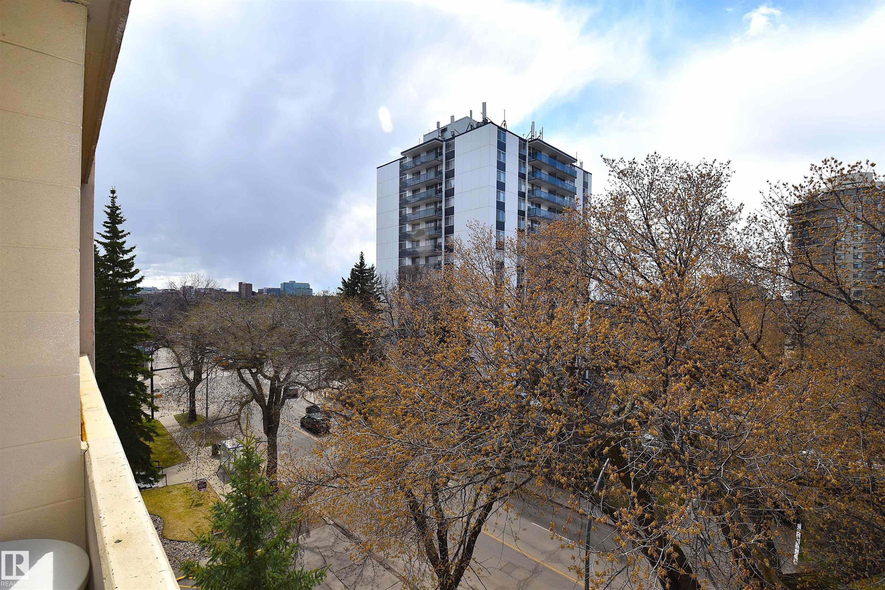 608 10021 116 Street, Edmonton, AB - Outdoor