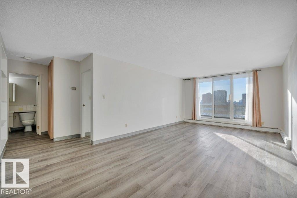 808 10160 116 Street, Edmonton, AB - Indoor