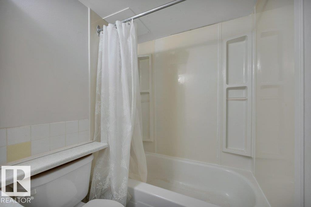 808 10160 116 Street, Edmonton, AB - Indoor Photo Showing Bathroom