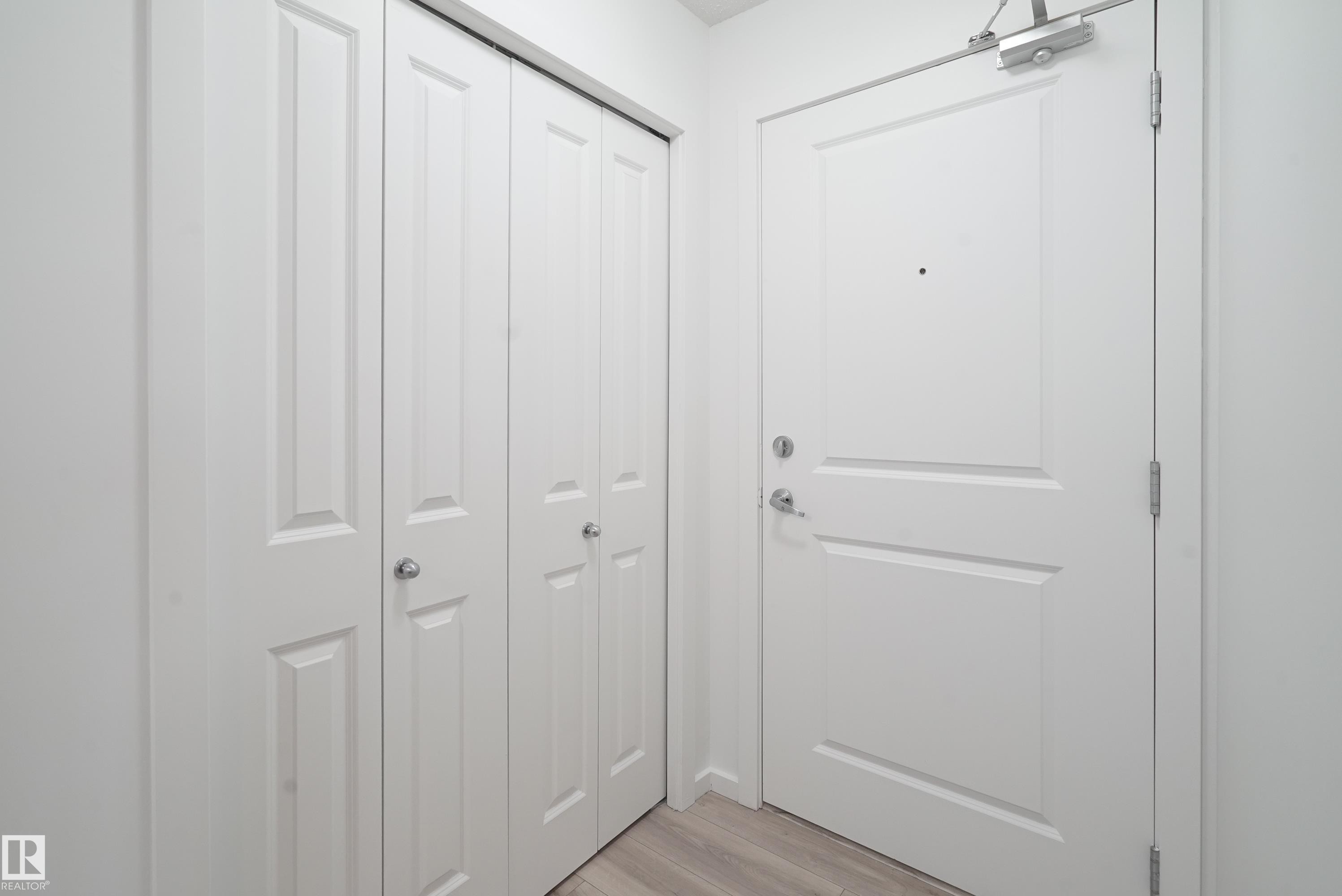 114 3357 16A Avenue, Edmonton, AB - Indoor Photo Showing Other Room