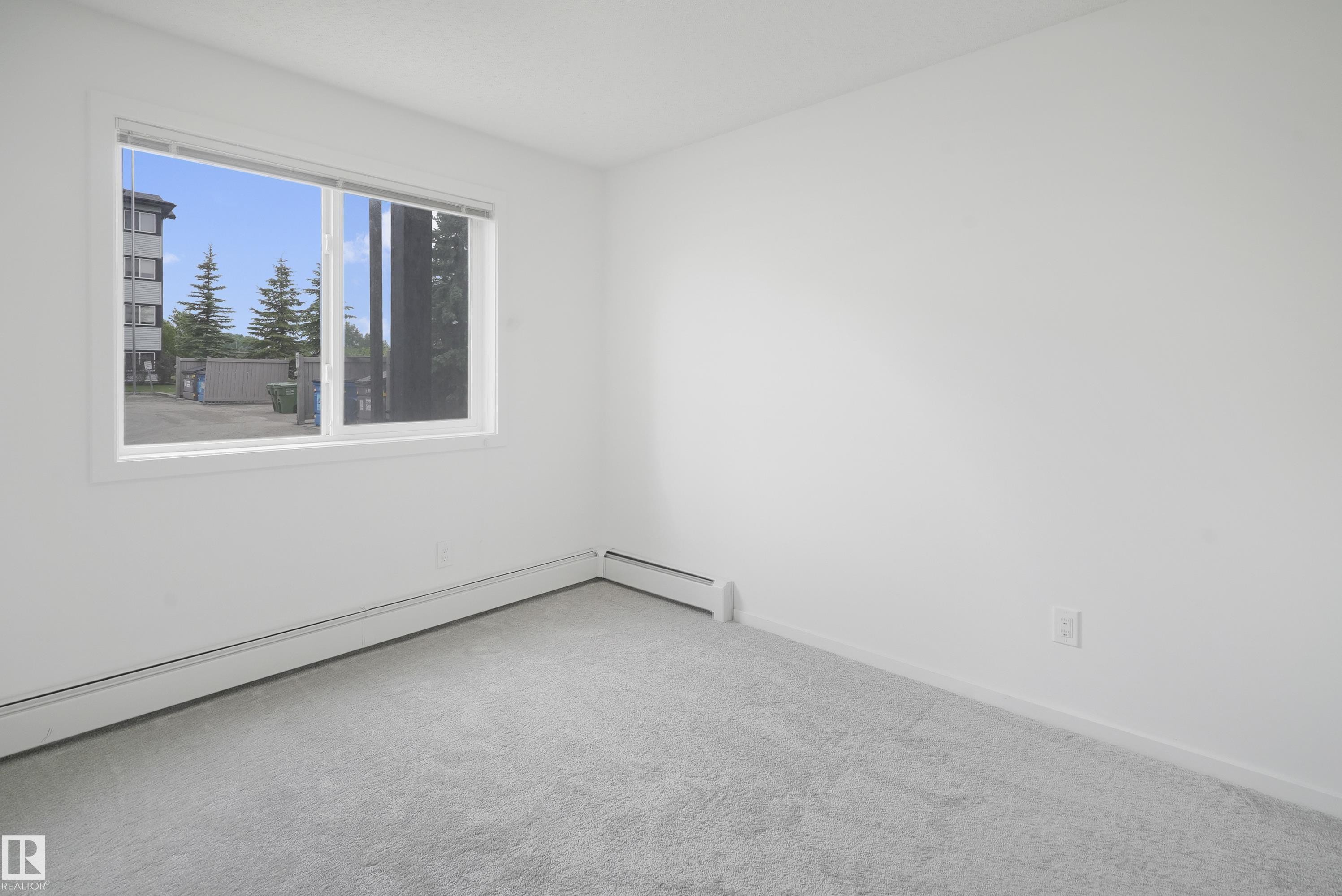114 3357 16A Avenue, Edmonton, AB - Indoor Photo Showing Other Room