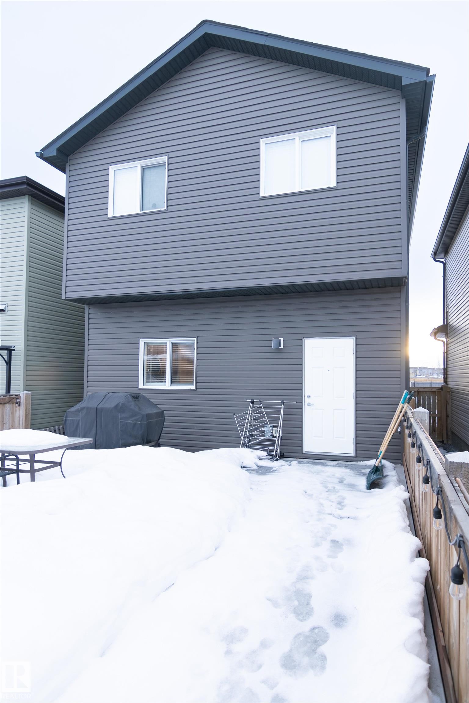 888 Cy Becker Drive, Edmonton, AB - Outdoor With Exterior