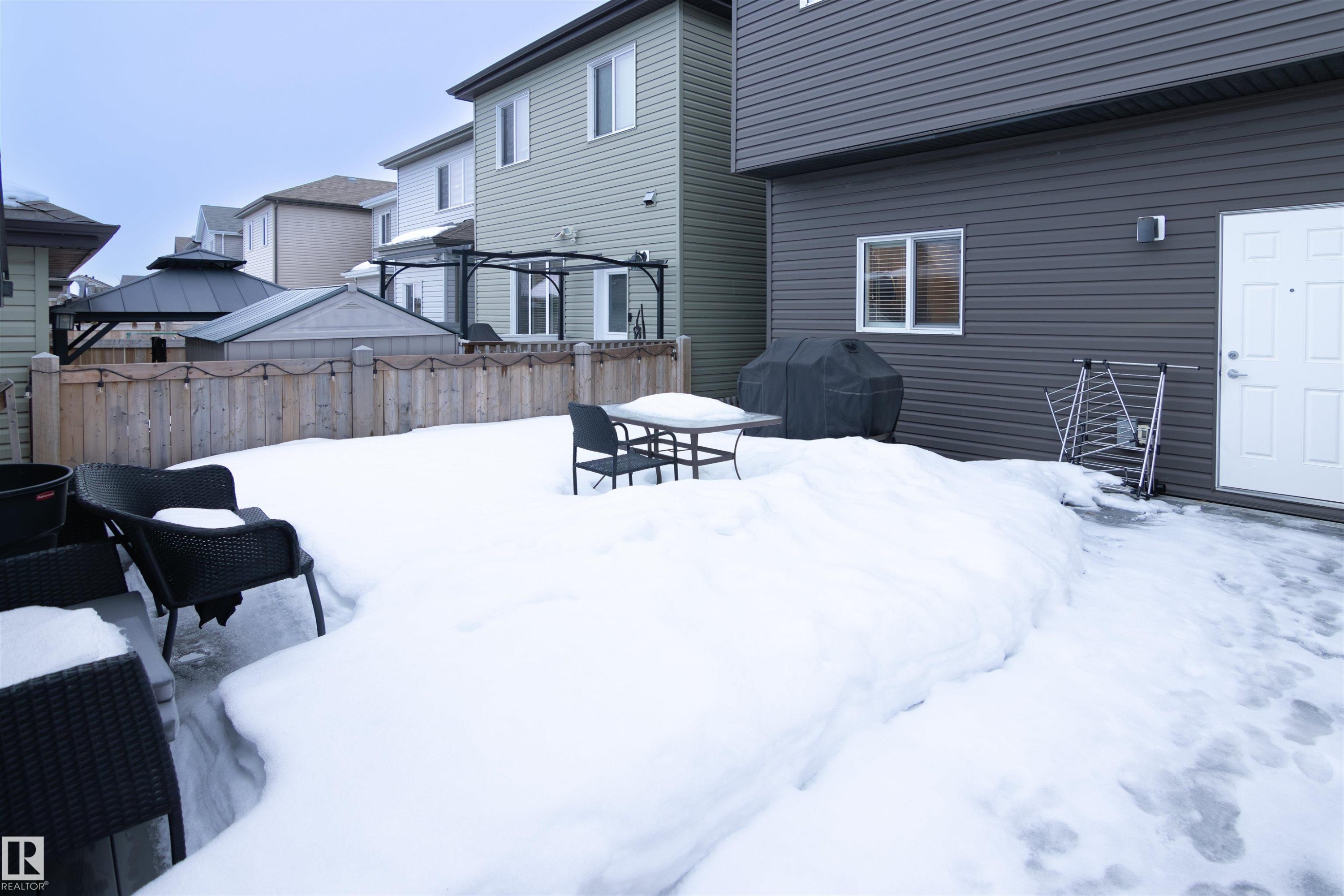 888 Cy Becker Drive, Edmonton, AB - Outdoor With Exterior