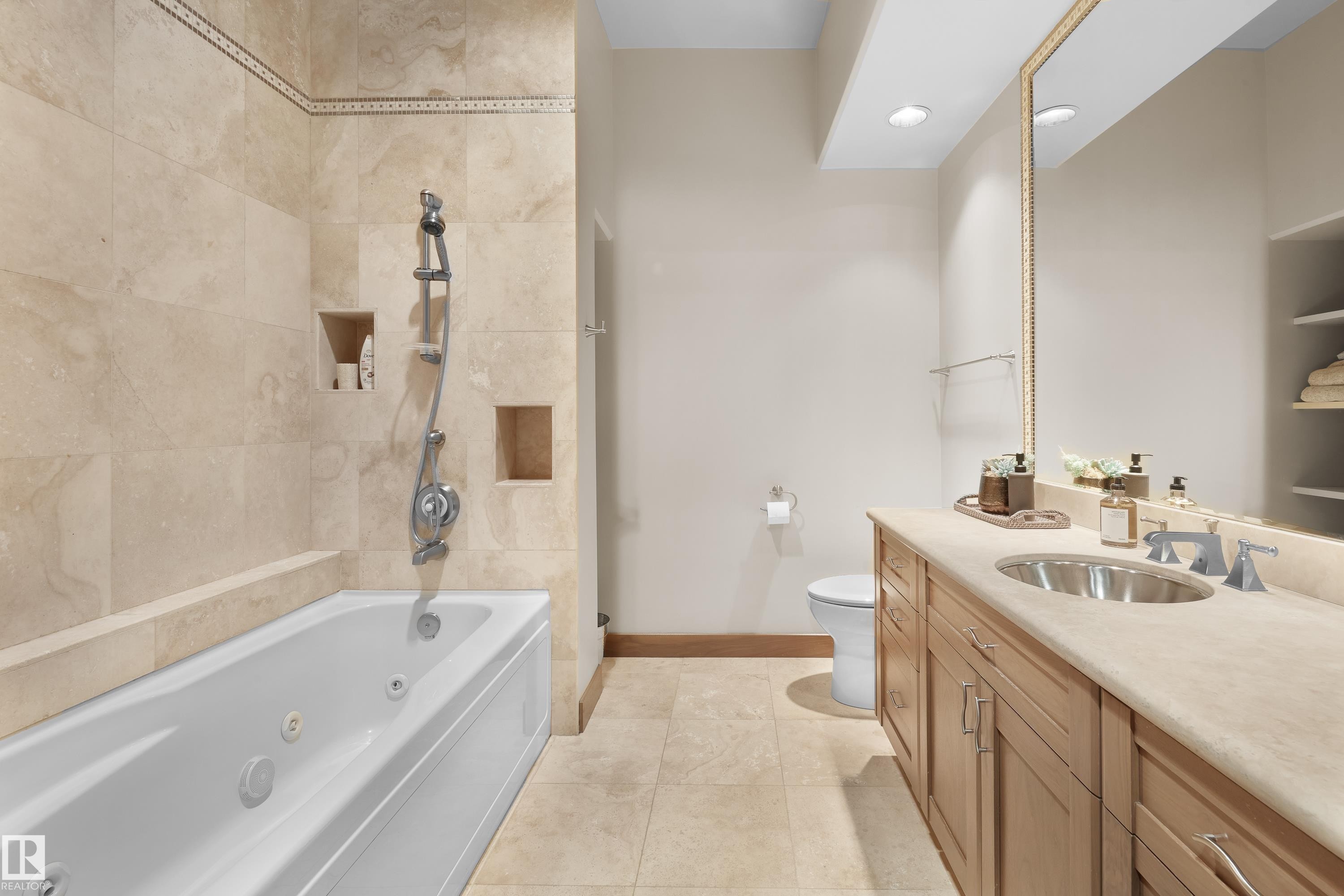 56 Windermere Drive, Edmonton, AB - Indoor Photo Showing Bathroom