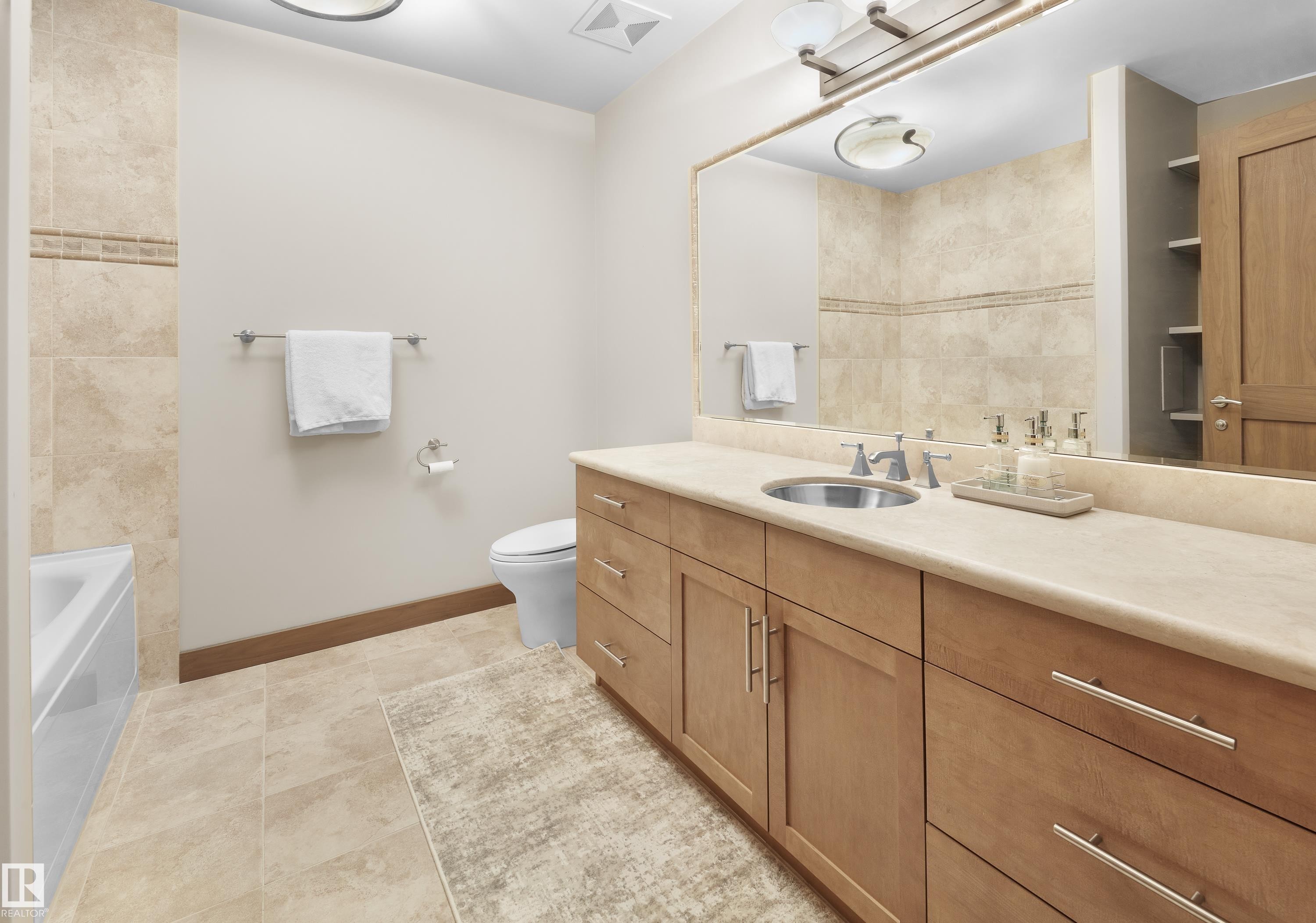 56 Windermere Drive, Edmonton, AB - Indoor Photo Showing Bathroom