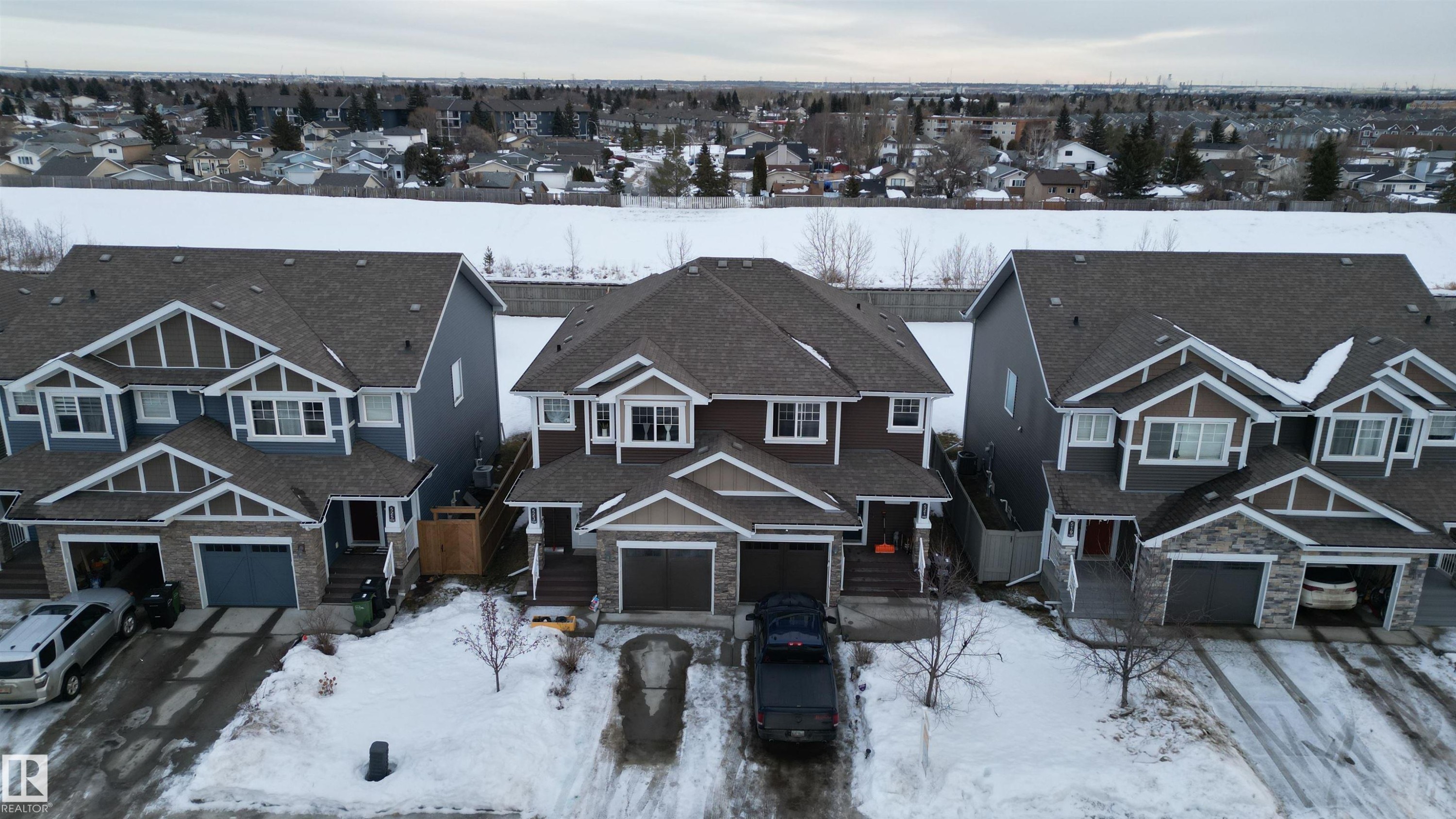 521 Ebbers Way, Edmonton, AB - Outdoor With Facade