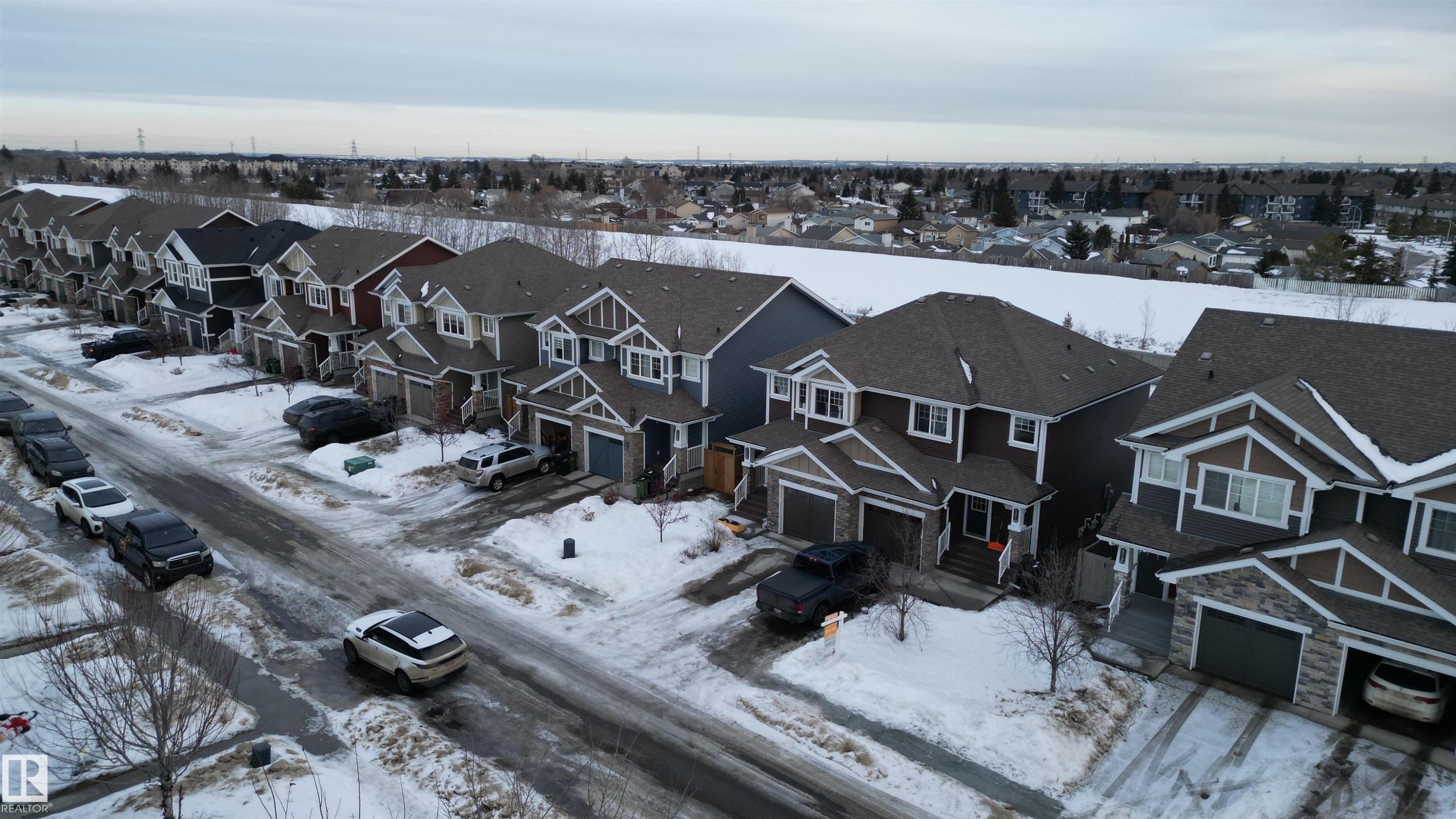521 Ebbers Way, Edmonton, AB - Outdoor With Facade