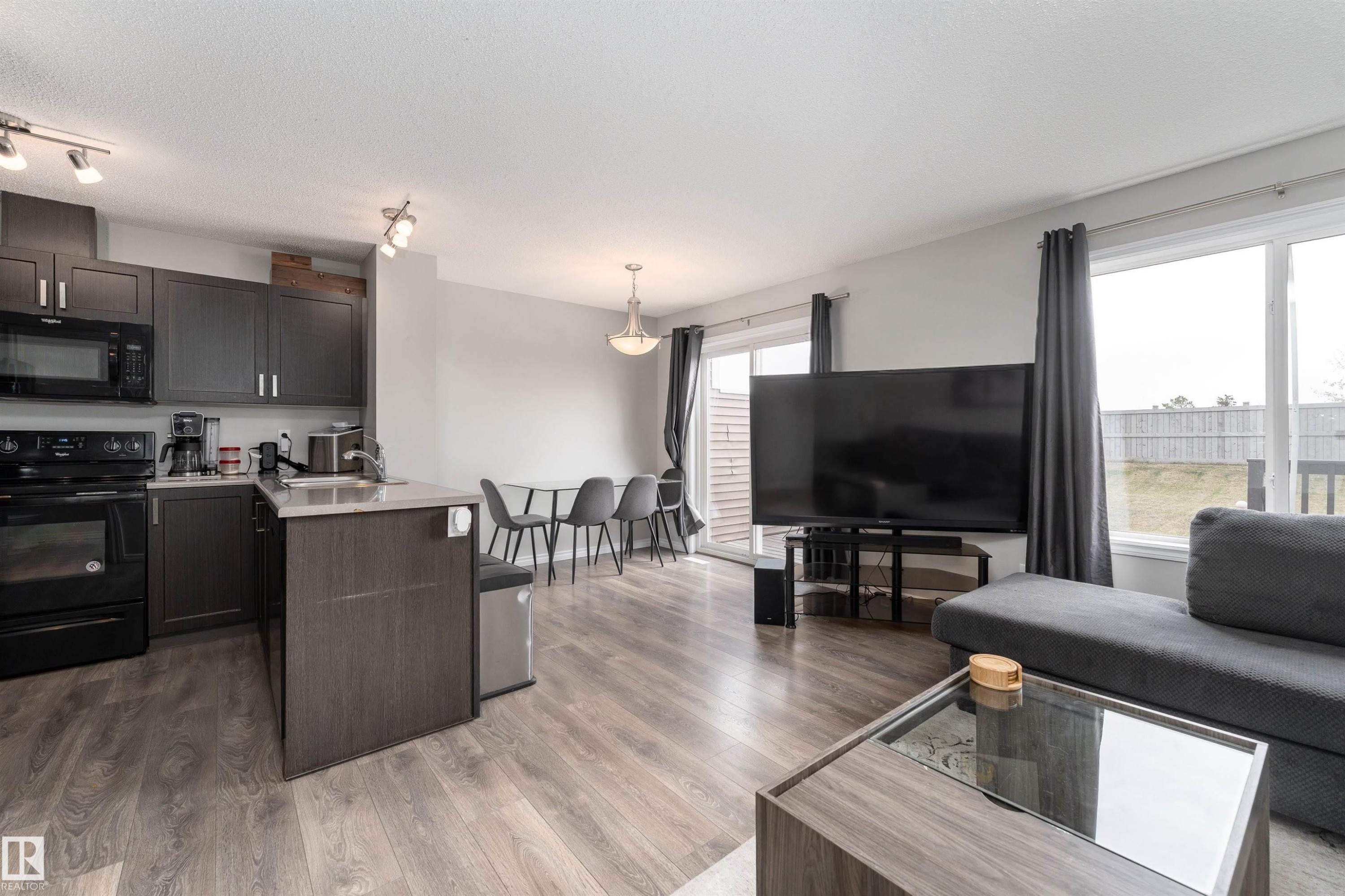 521 Ebbers Way, Edmonton, AB - Indoor