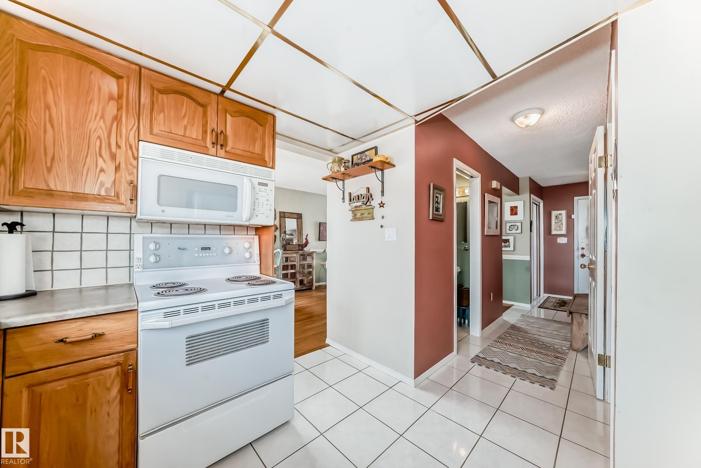 11415 71 Street, Edmonton, AB - Indoor Photo Showing Kitchen