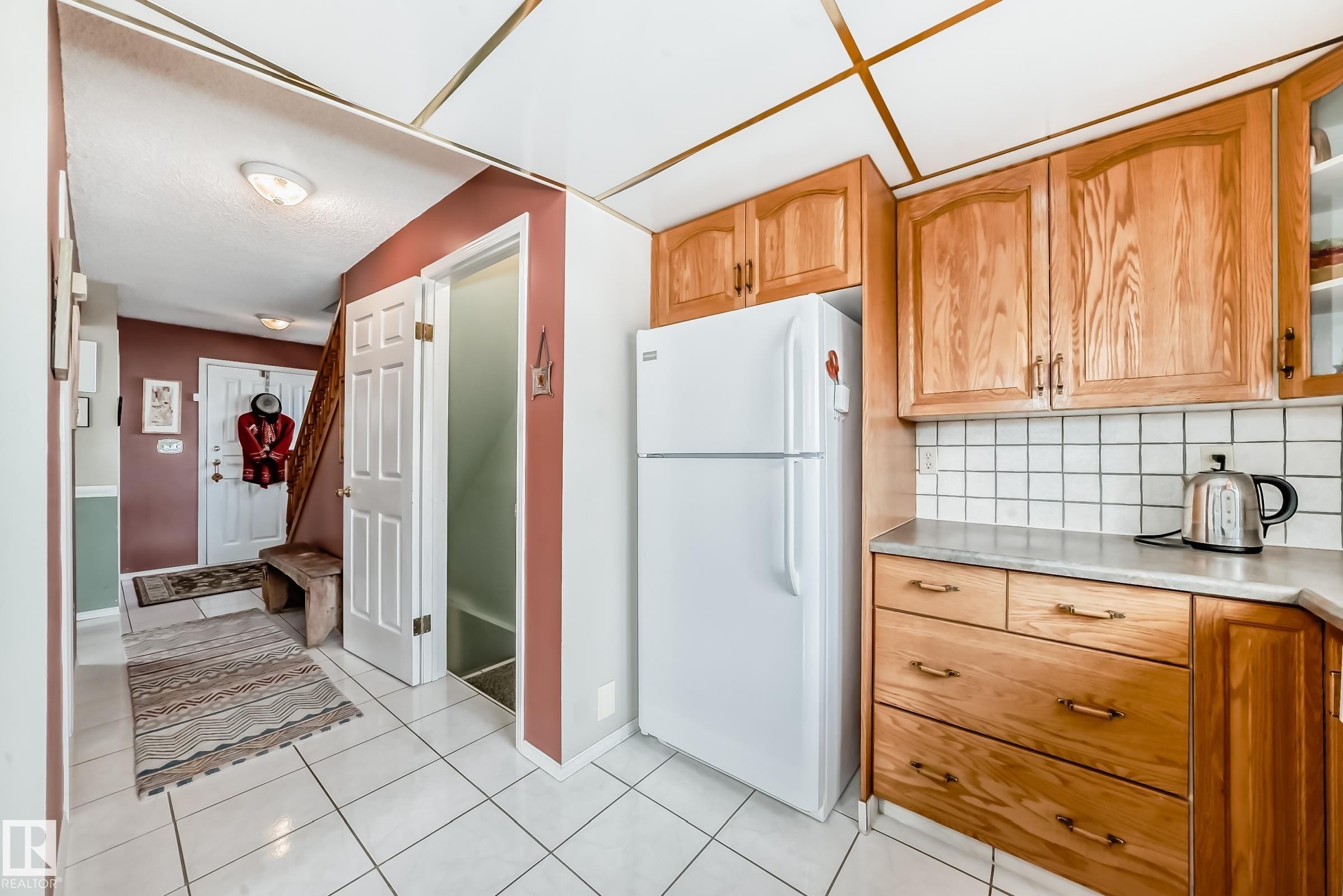 11415 71 Street, Edmonton, AB - Indoor Photo Showing Kitchen