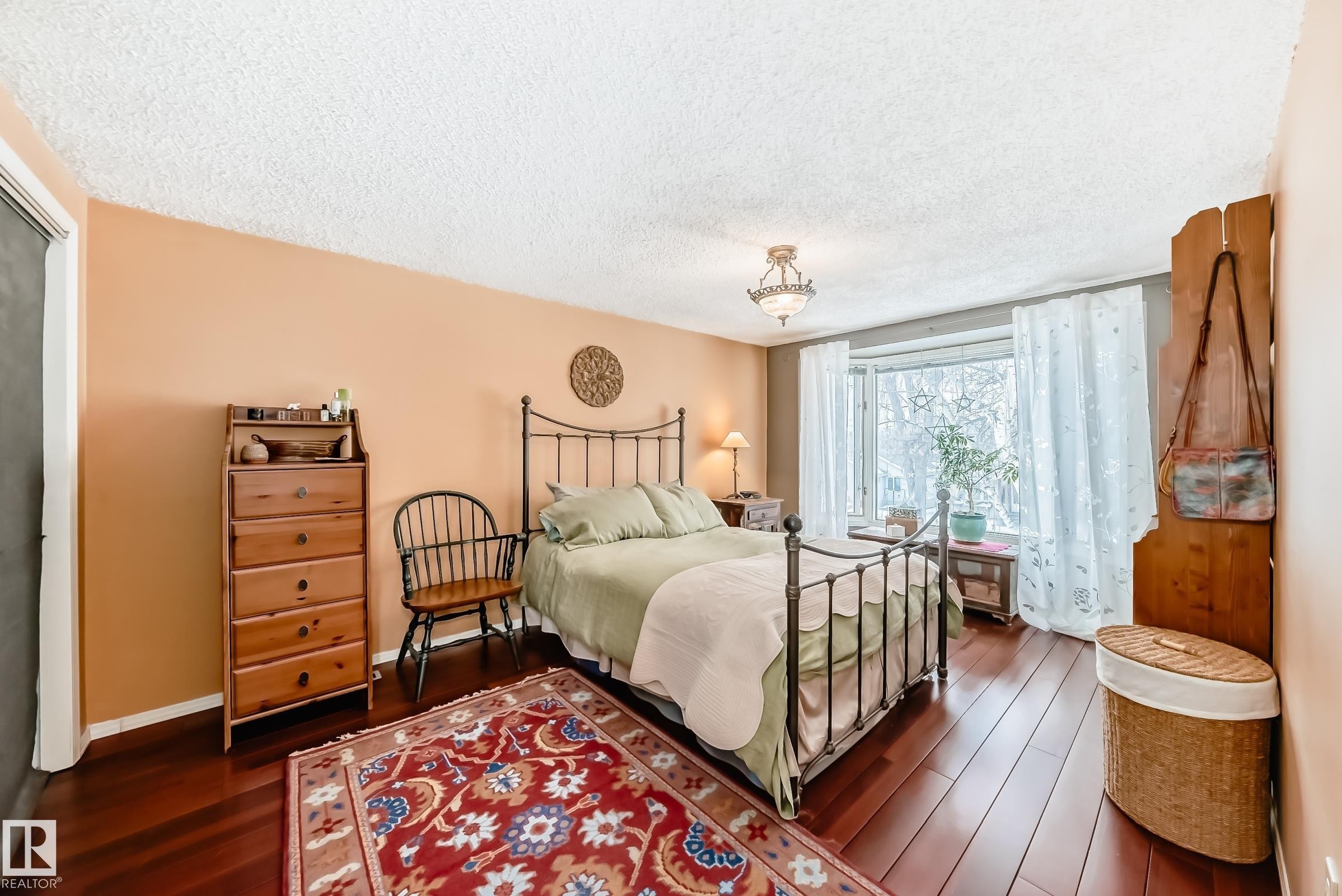 11415 71 Street, Edmonton, AB - Indoor Photo Showing Bedroom