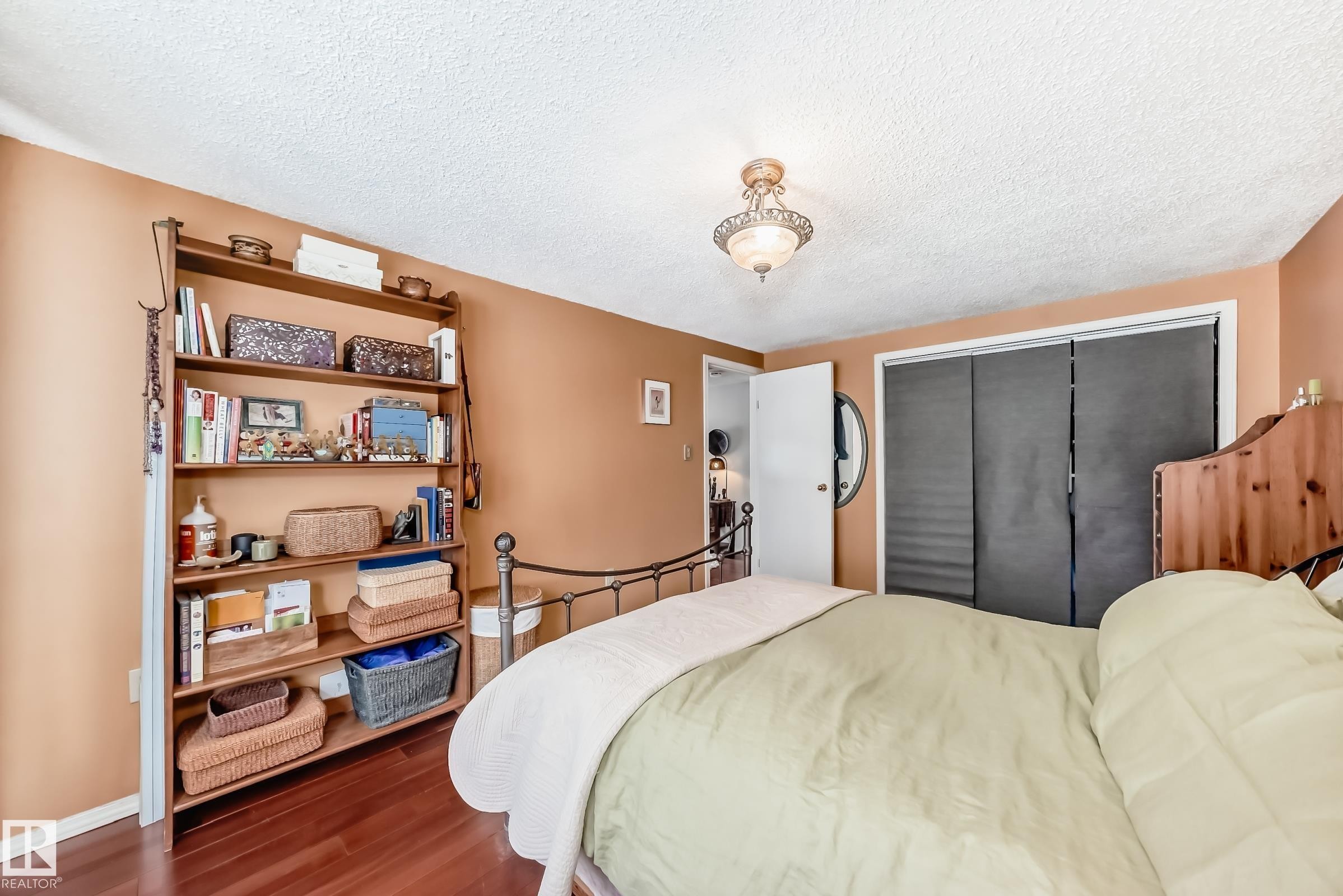 11415 71 Street, Edmonton, AB - Indoor Photo Showing Bedroom