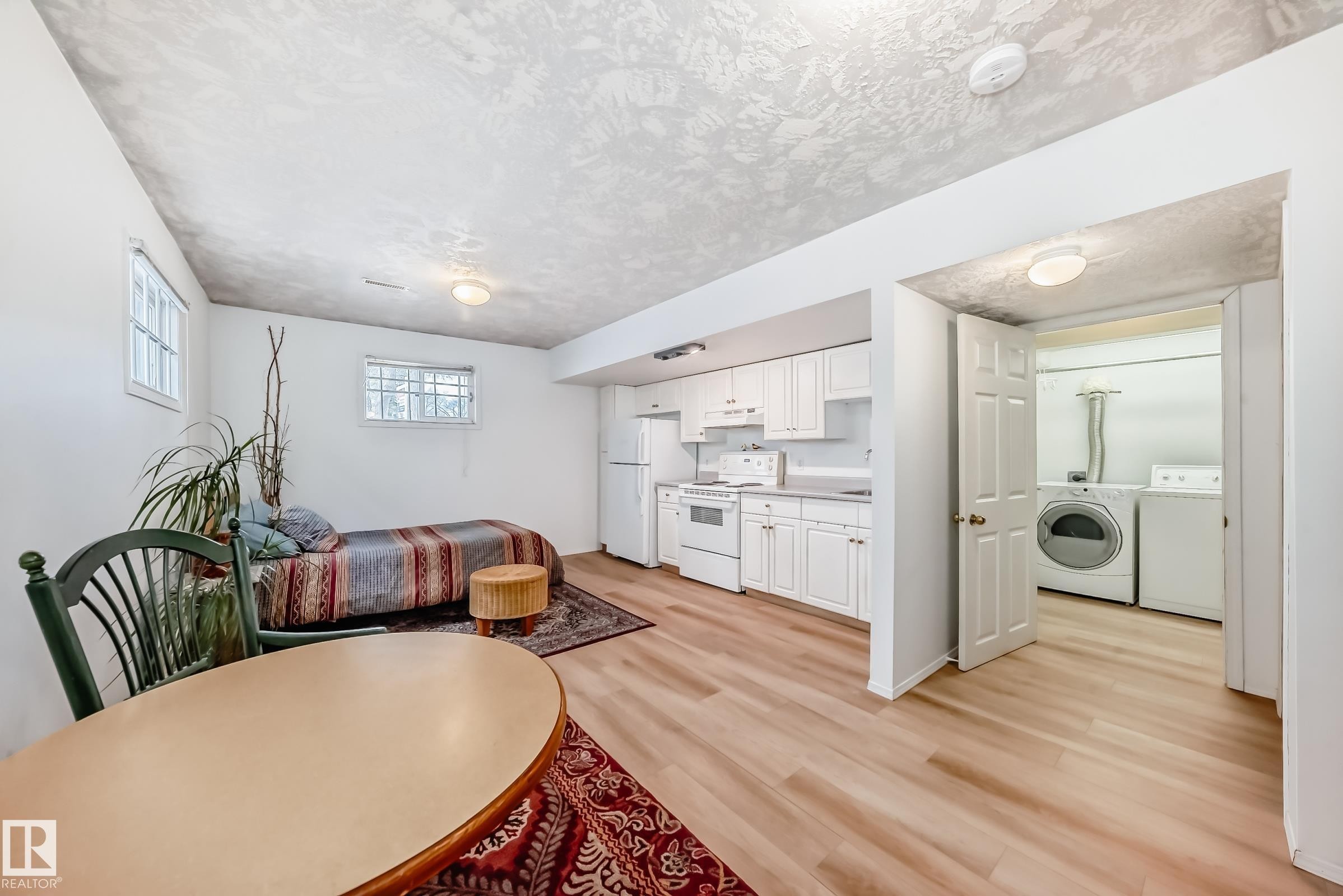 11415 71 Street, Edmonton, AB - Indoor