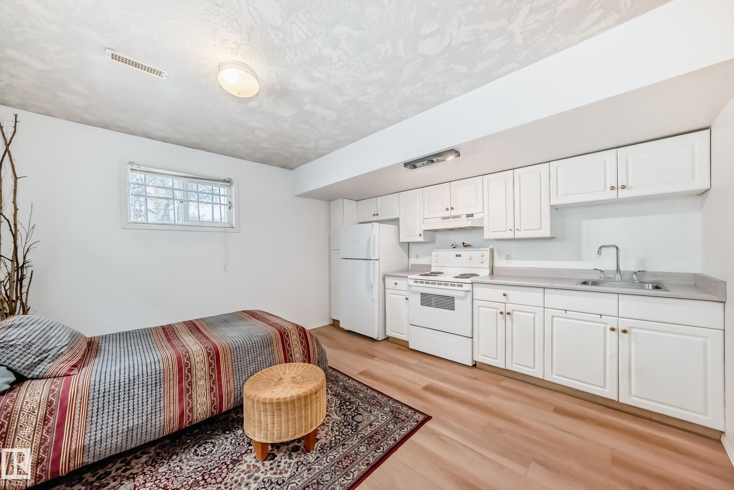 11415 71 Street, Edmonton, AB - Indoor Photo Showing Other Room