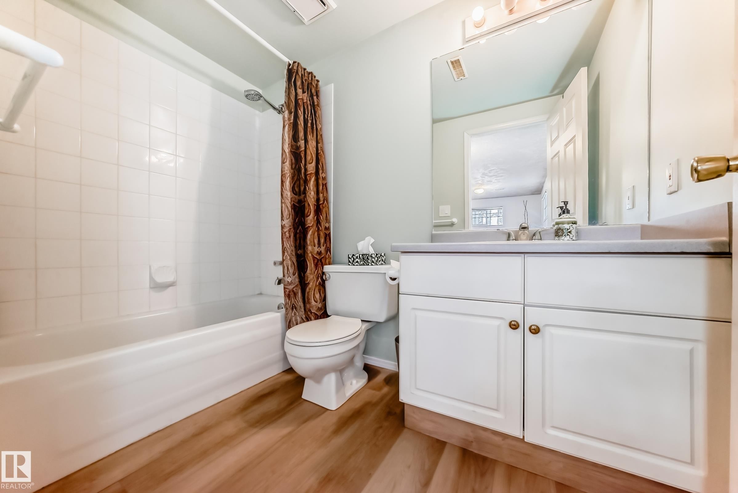 11415 71 Street, Edmonton, AB - Indoor Photo Showing Bathroom