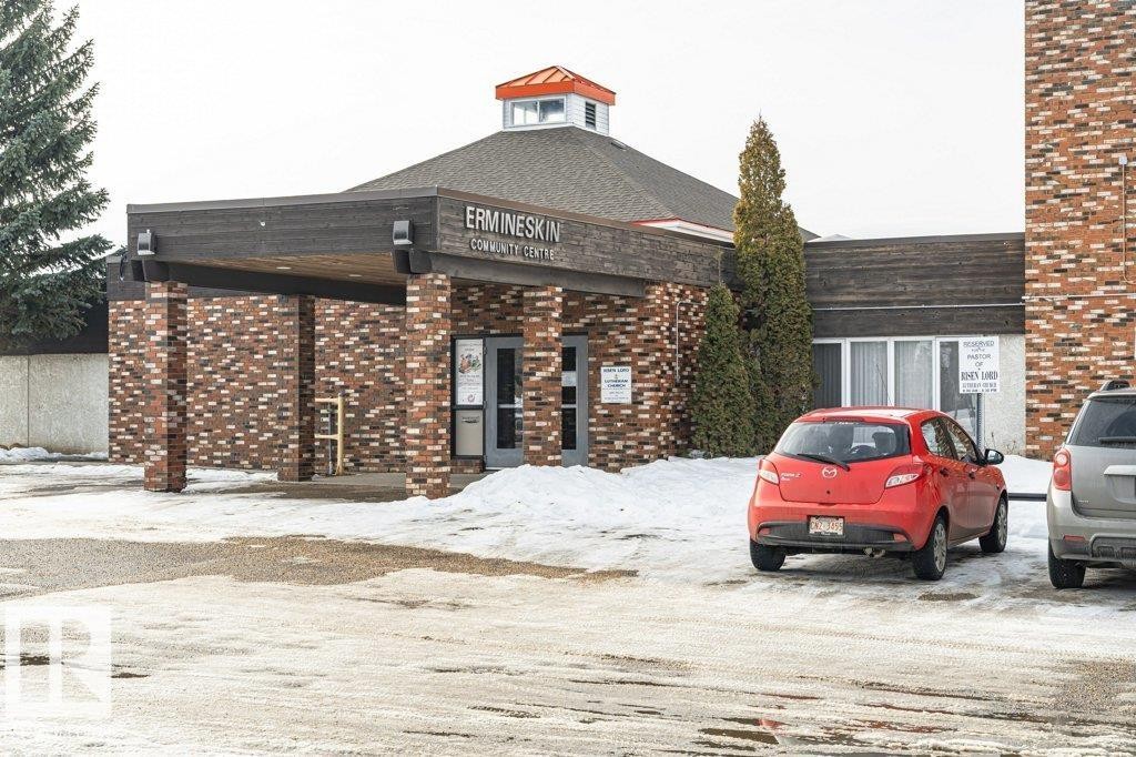 3010 108 Street, Edmonton, AB - Outdoor