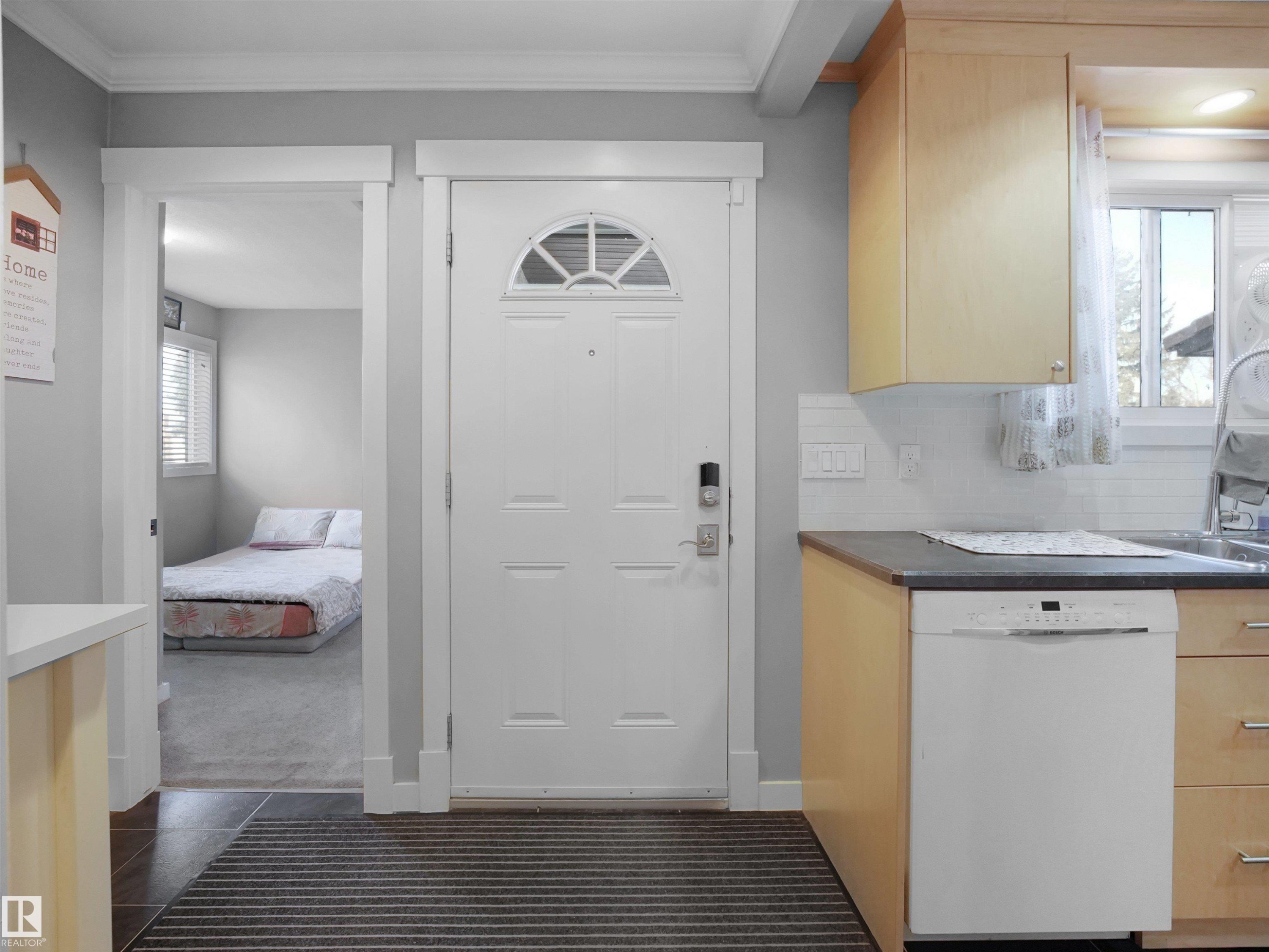 3611 30 Avenue, Edmonton, AB - Indoor