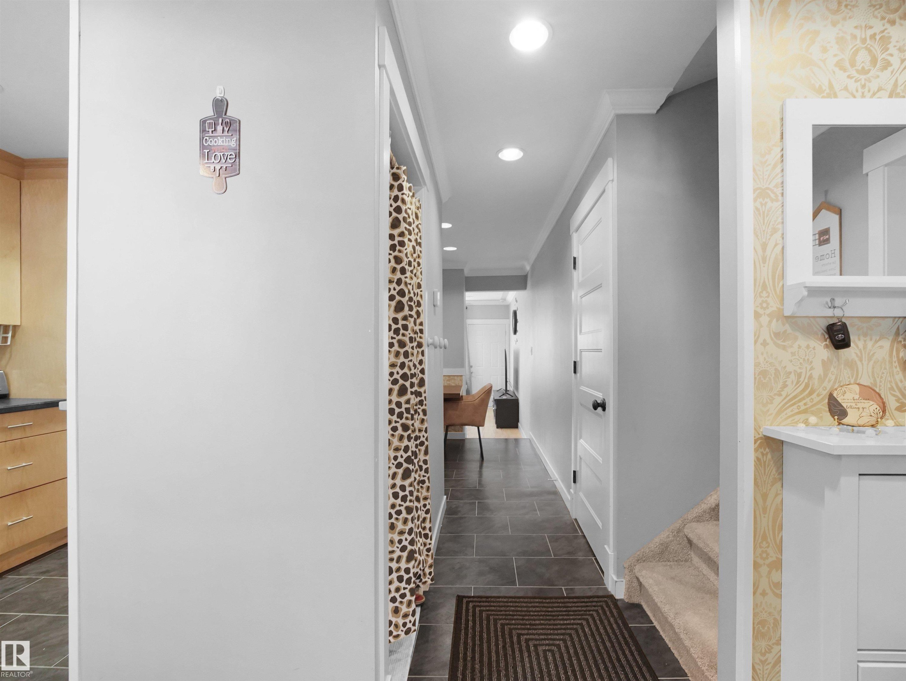 3611 30 Avenue, Edmonton, AB - Indoor Photo Showing Other Room