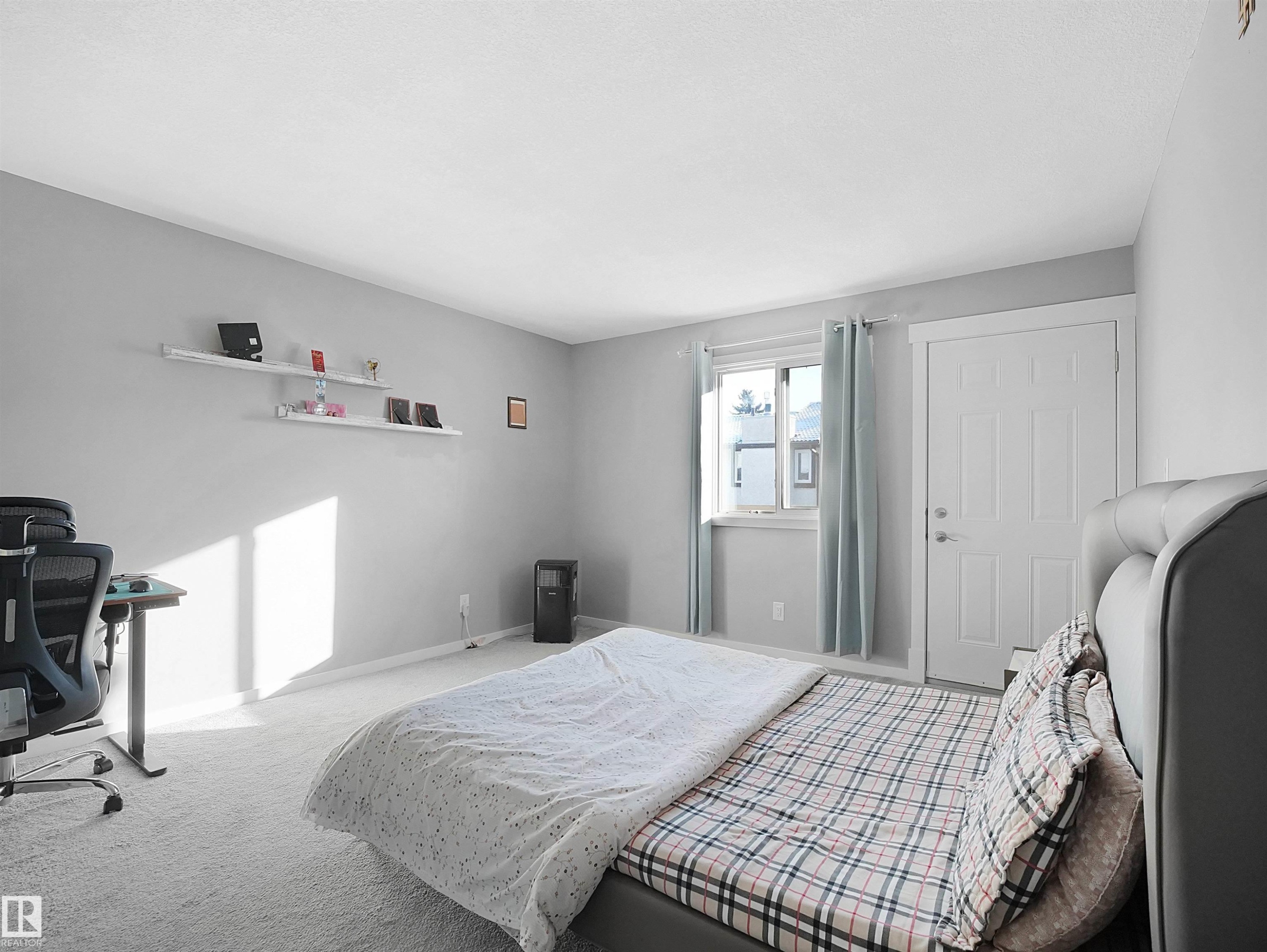 3611 30 Avenue, Edmonton, AB - Indoor Photo Showing Bedroom