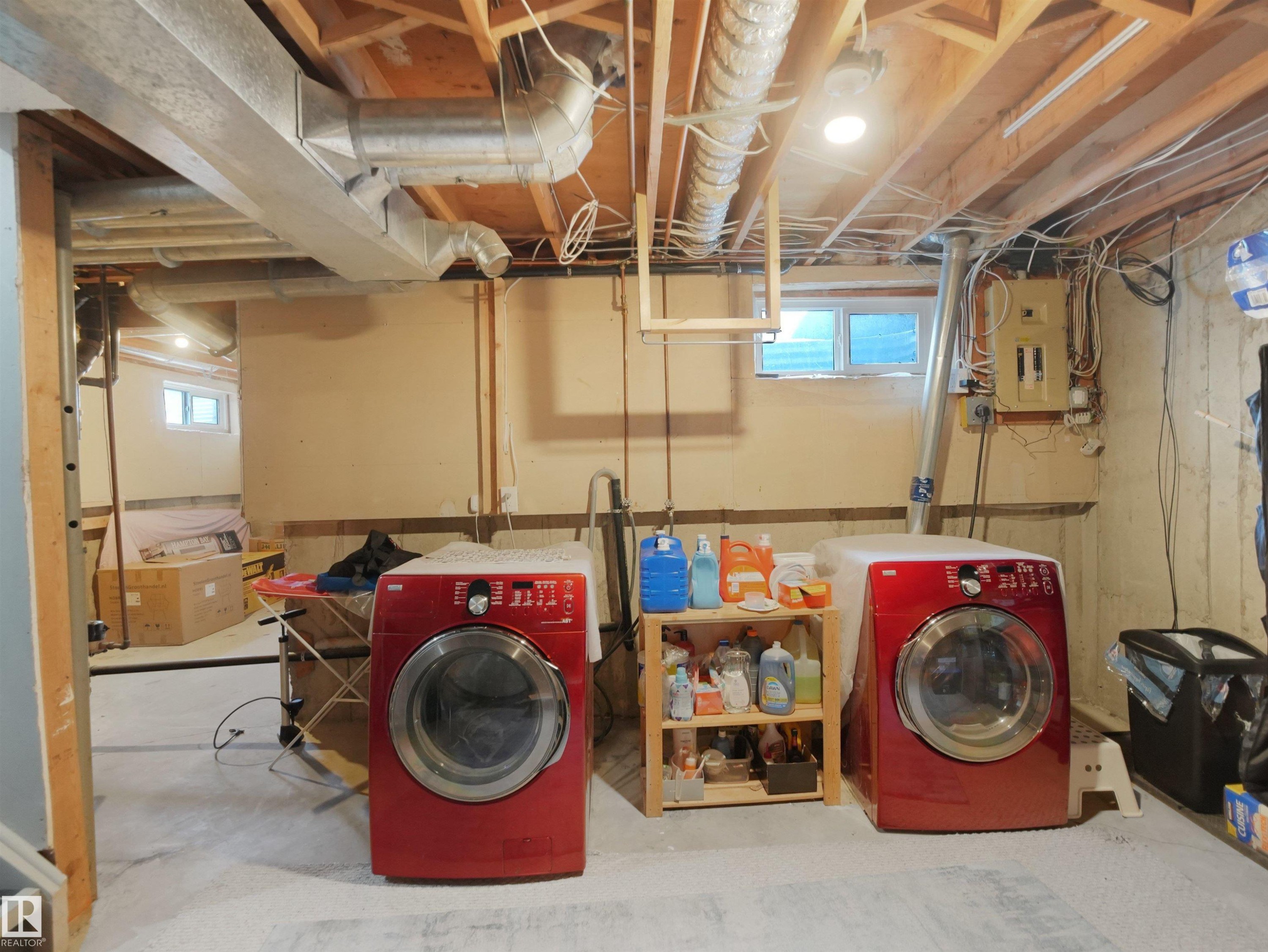 3611 30 Avenue, Edmonton, AB - Indoor Photo Showing Laundry Room