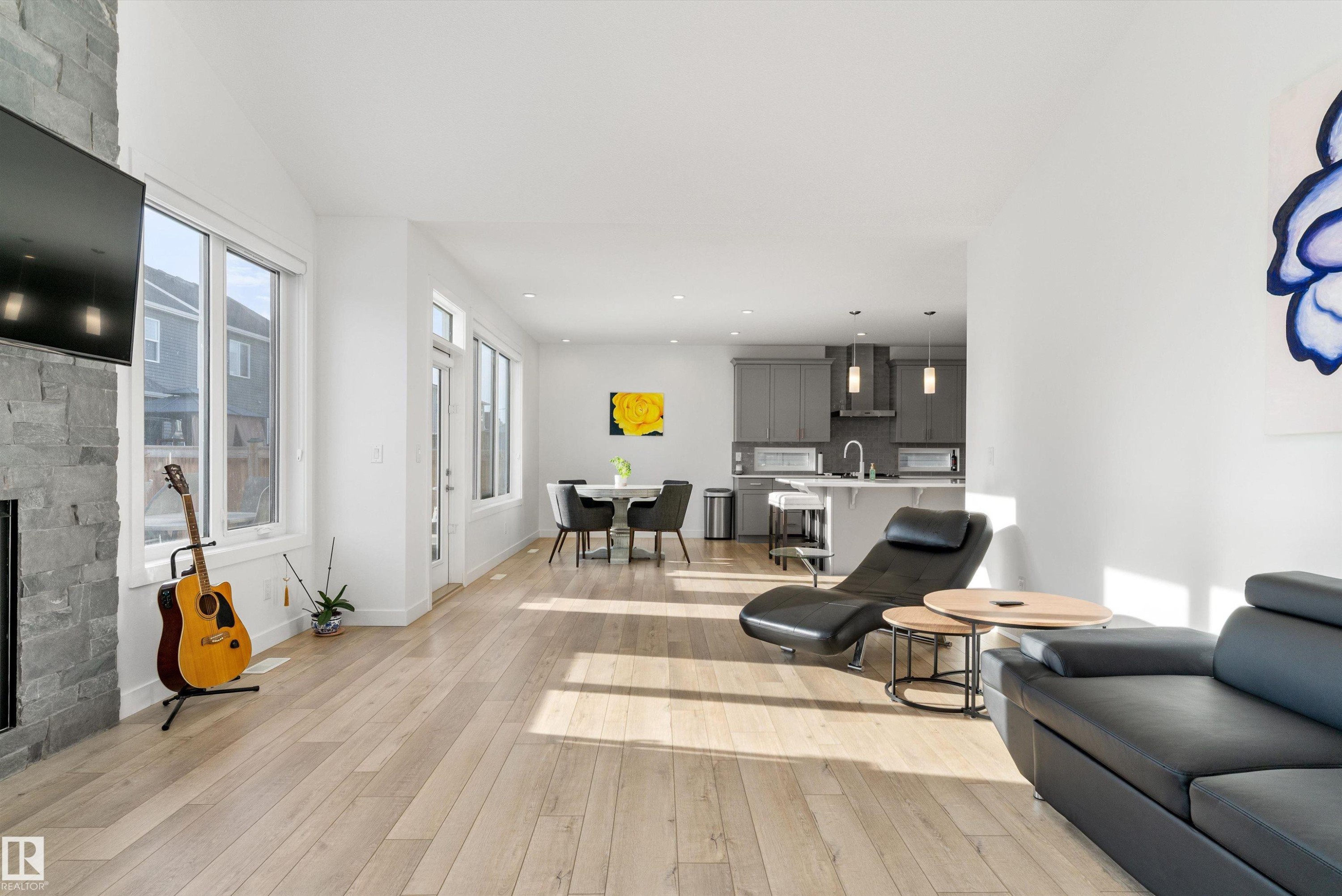 20007 16 Avenue, Edmonton, AB - Indoor Photo Showing Living Room With Fireplace